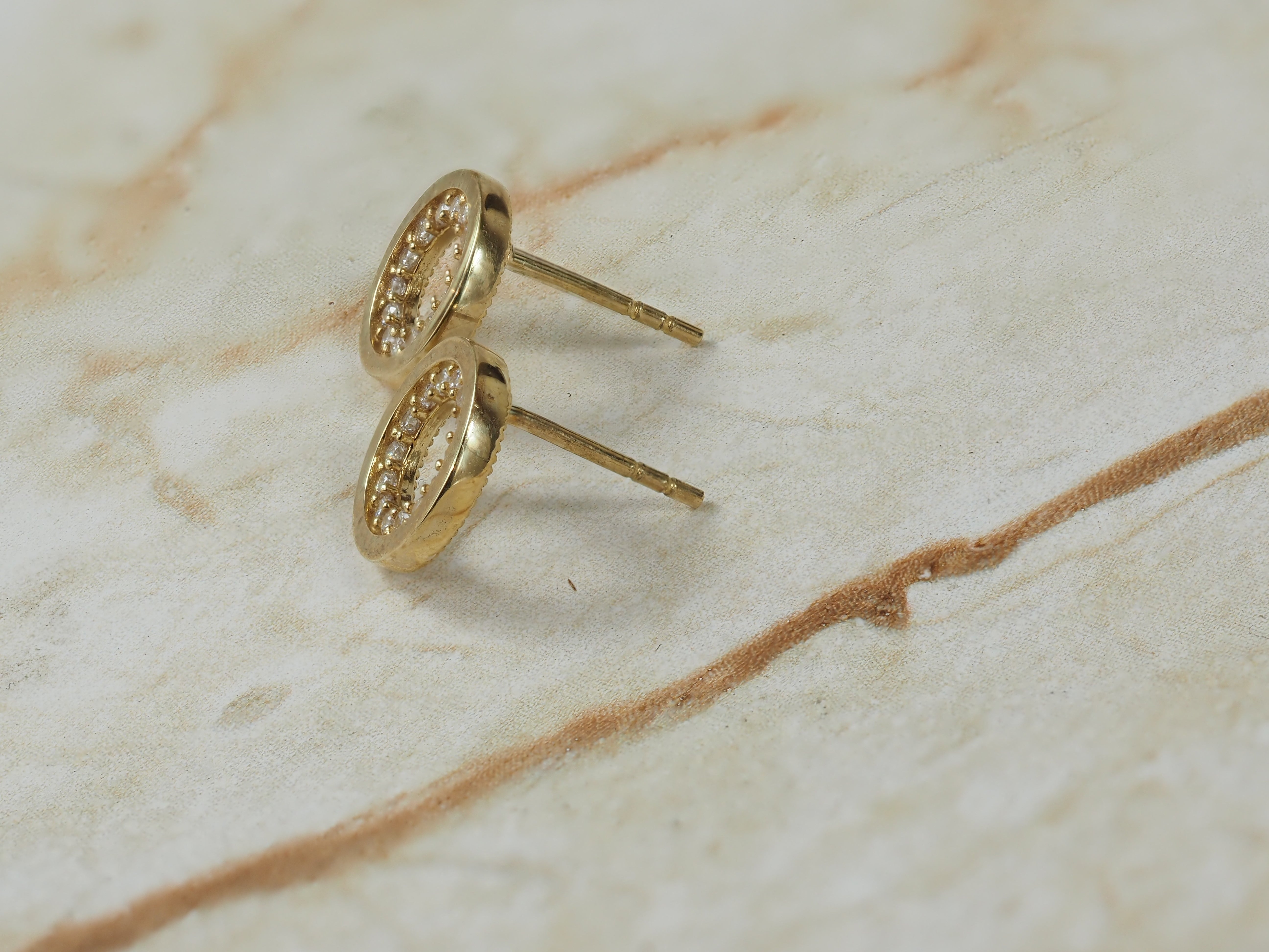 9ct Yellow Gold Circle Stud Earrings