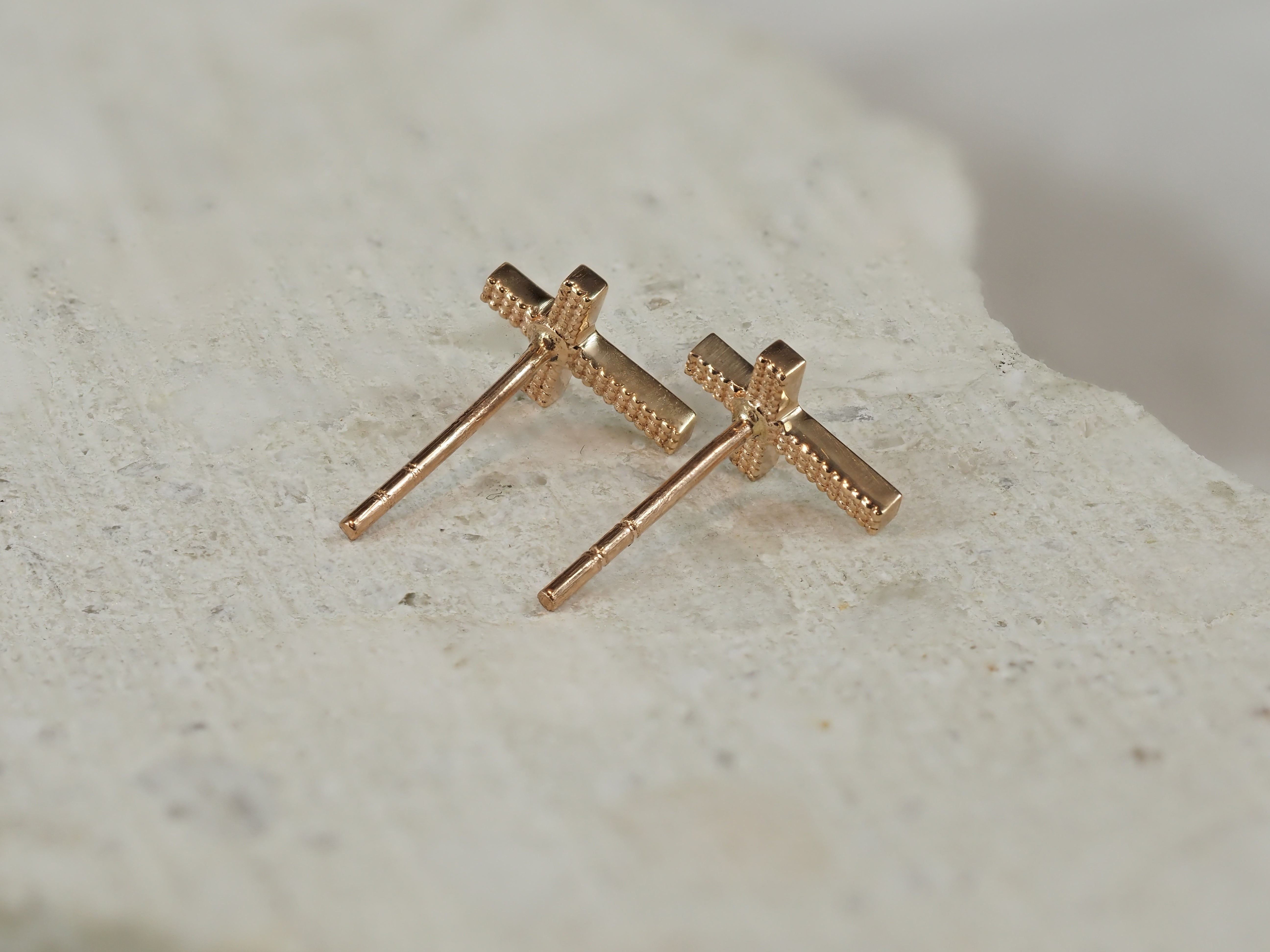9ct Yellow Gold Cross Stud Earrings