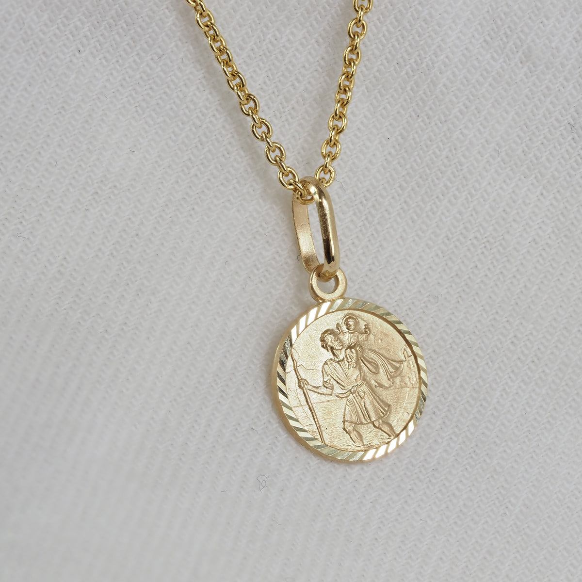 9ct Yellow Gold Round St Christopher Pendant, 10mm