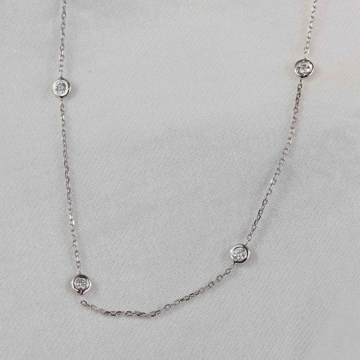 9ct White Gold Diamond Necklet, 50cm