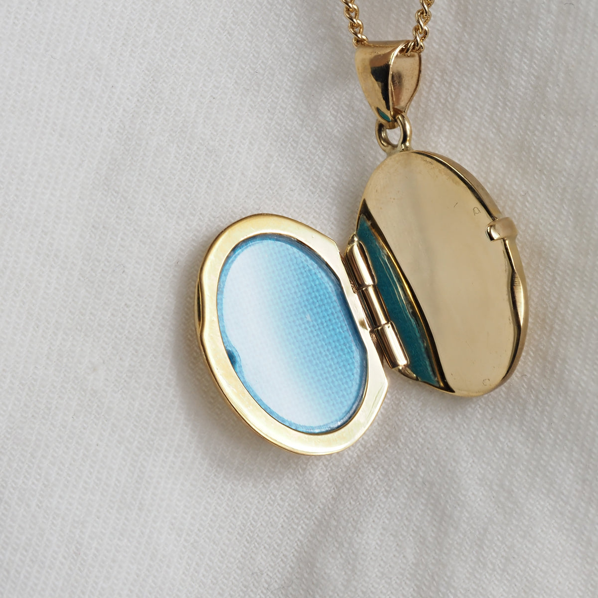 9ct Yellow Gold Oval Memorial Locket