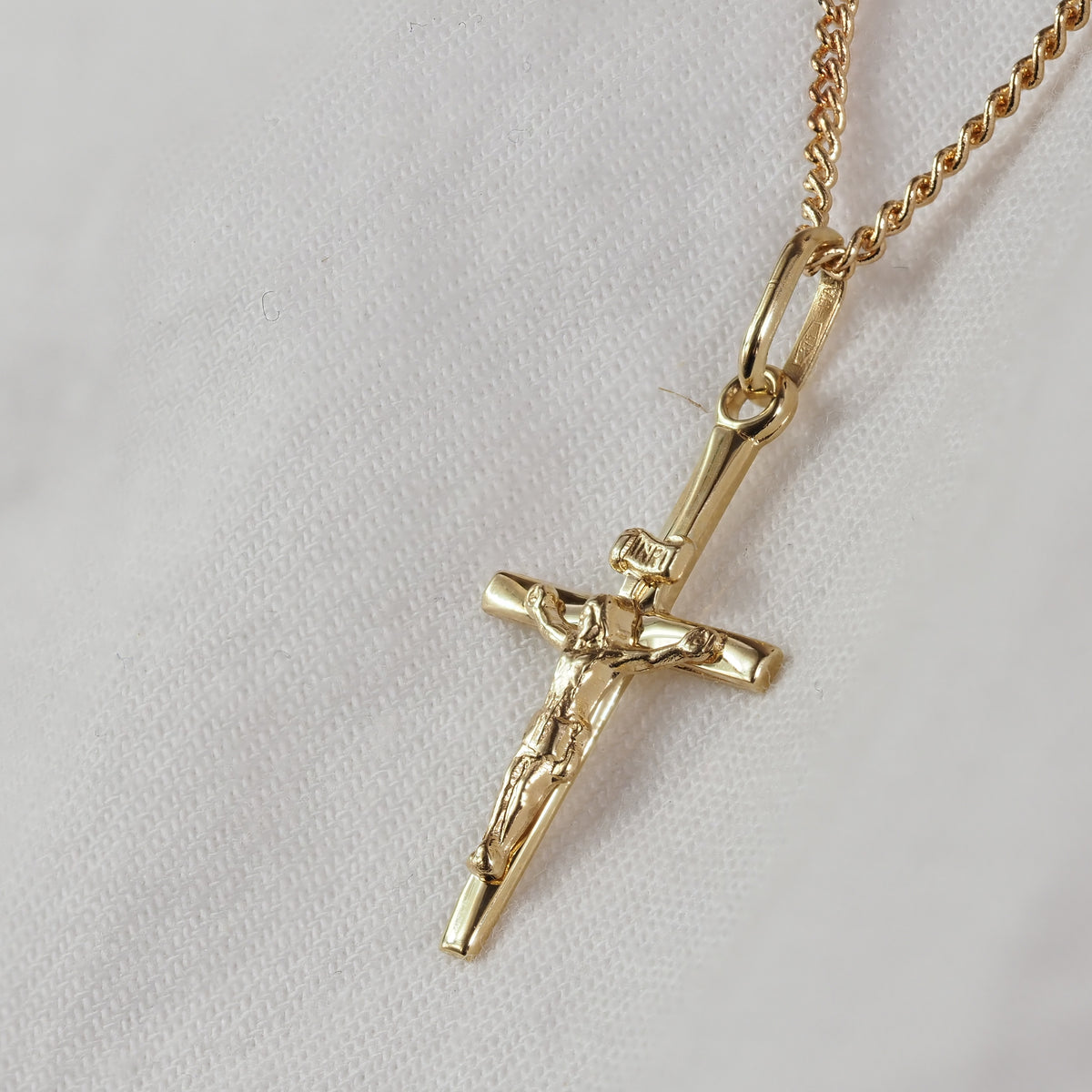 9ct Yellow Gold Crucifix, 21mm