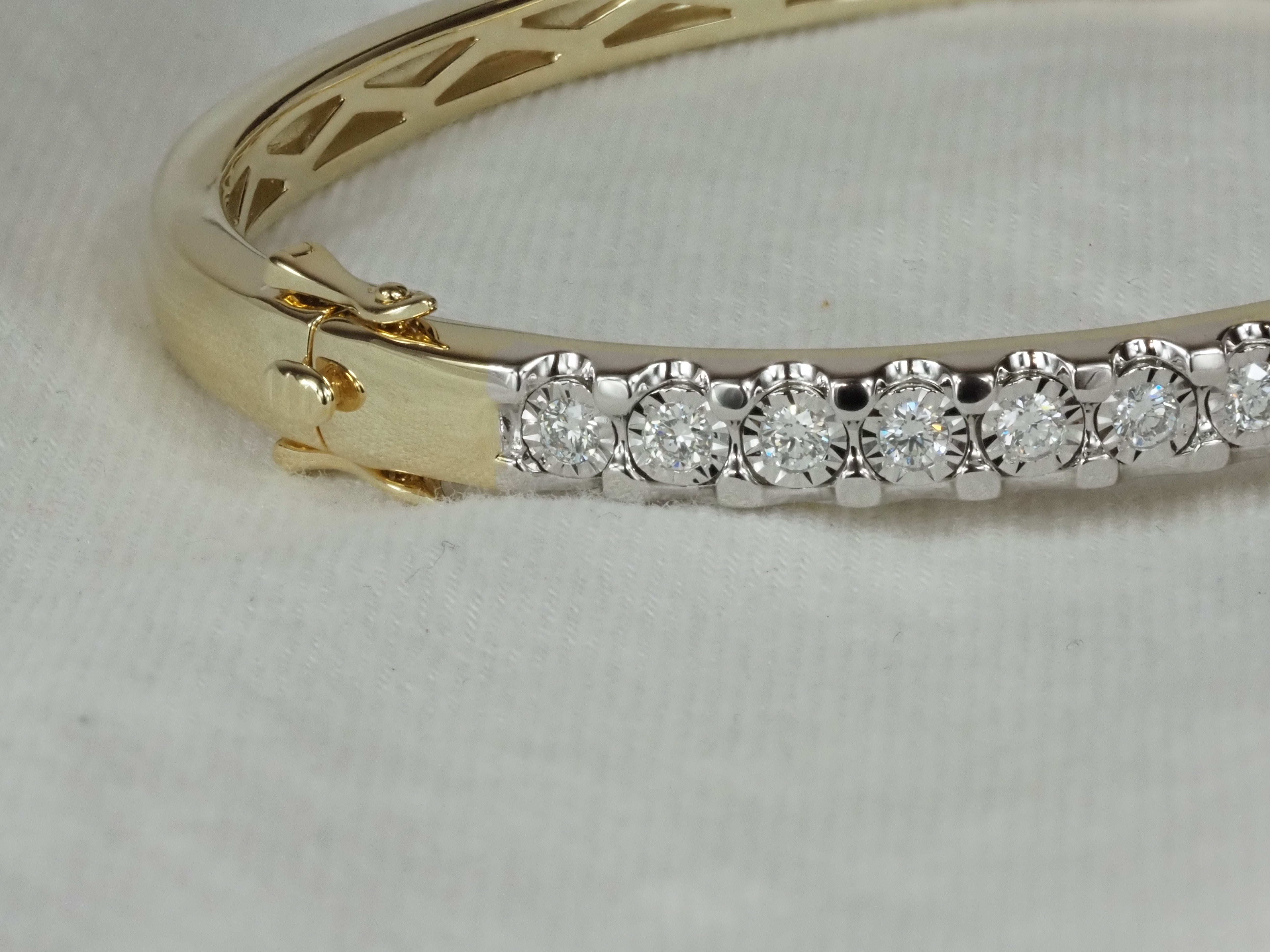 9ct Yellow and White Gold Diamond Bangle, 0.90ct total