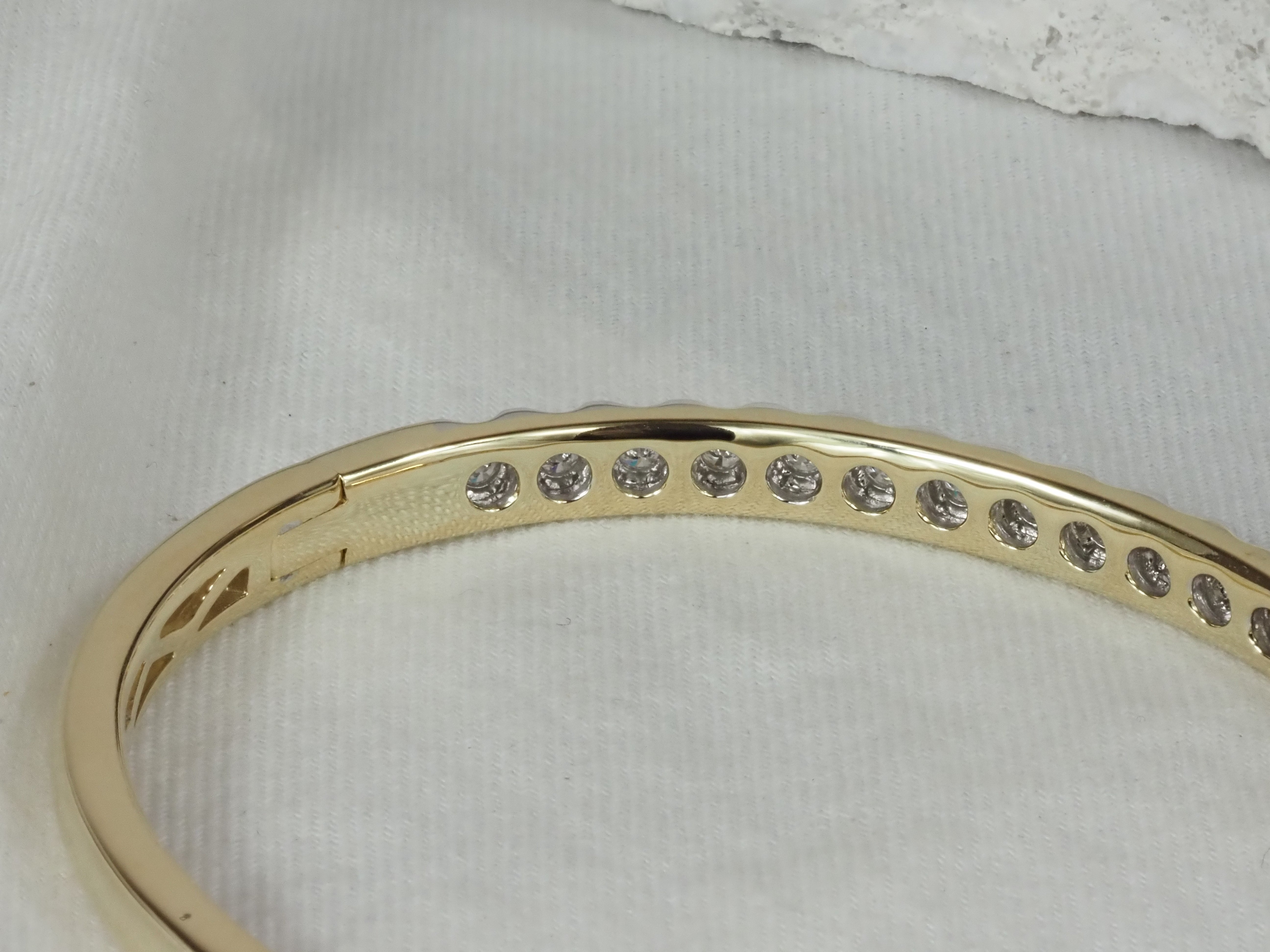 9ct Yellow and White Gold Diamond Bangle, 0.90ct total