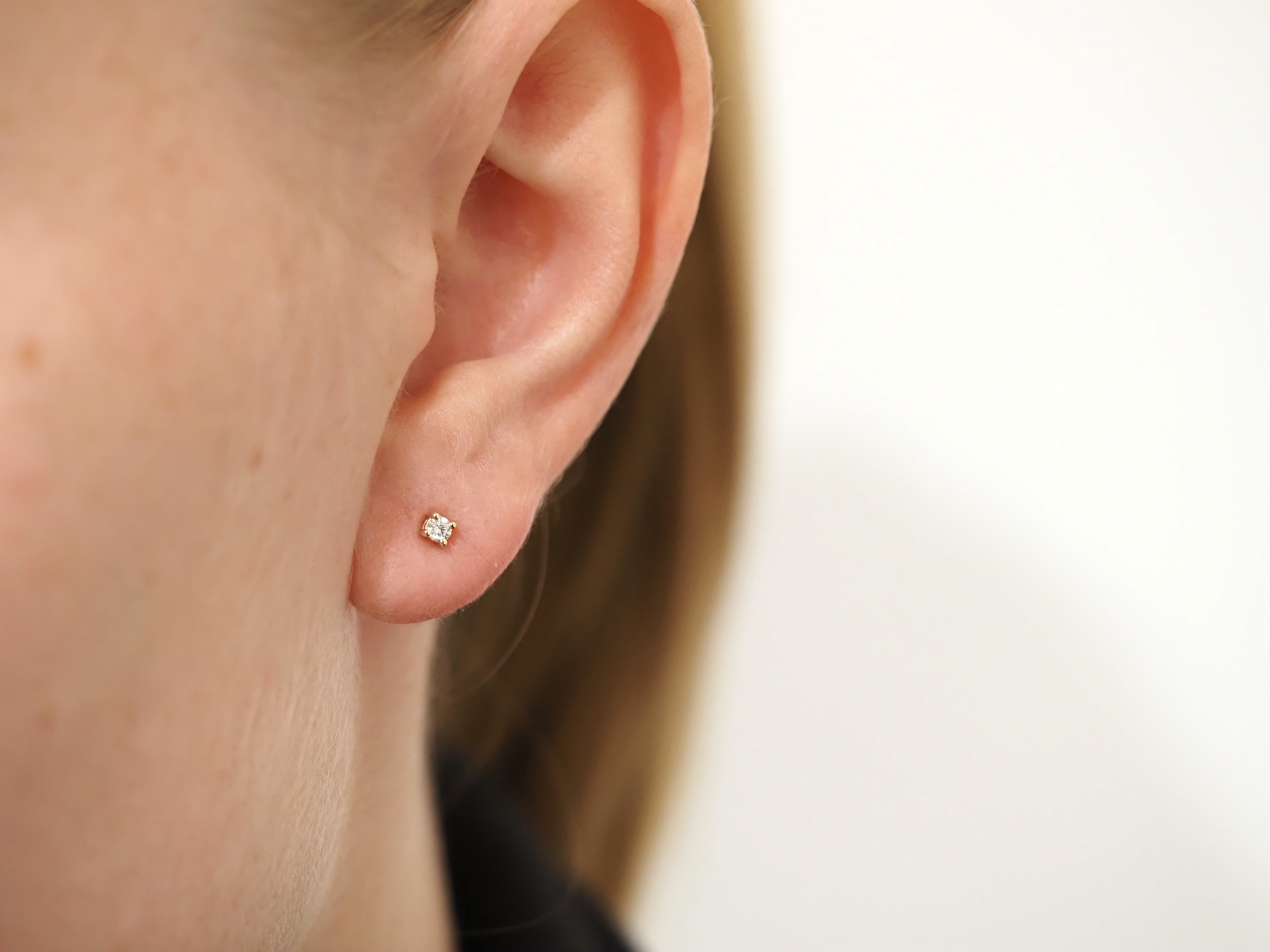 9ct Yellow Gold 0.10Ct Diamond Stud Earrings