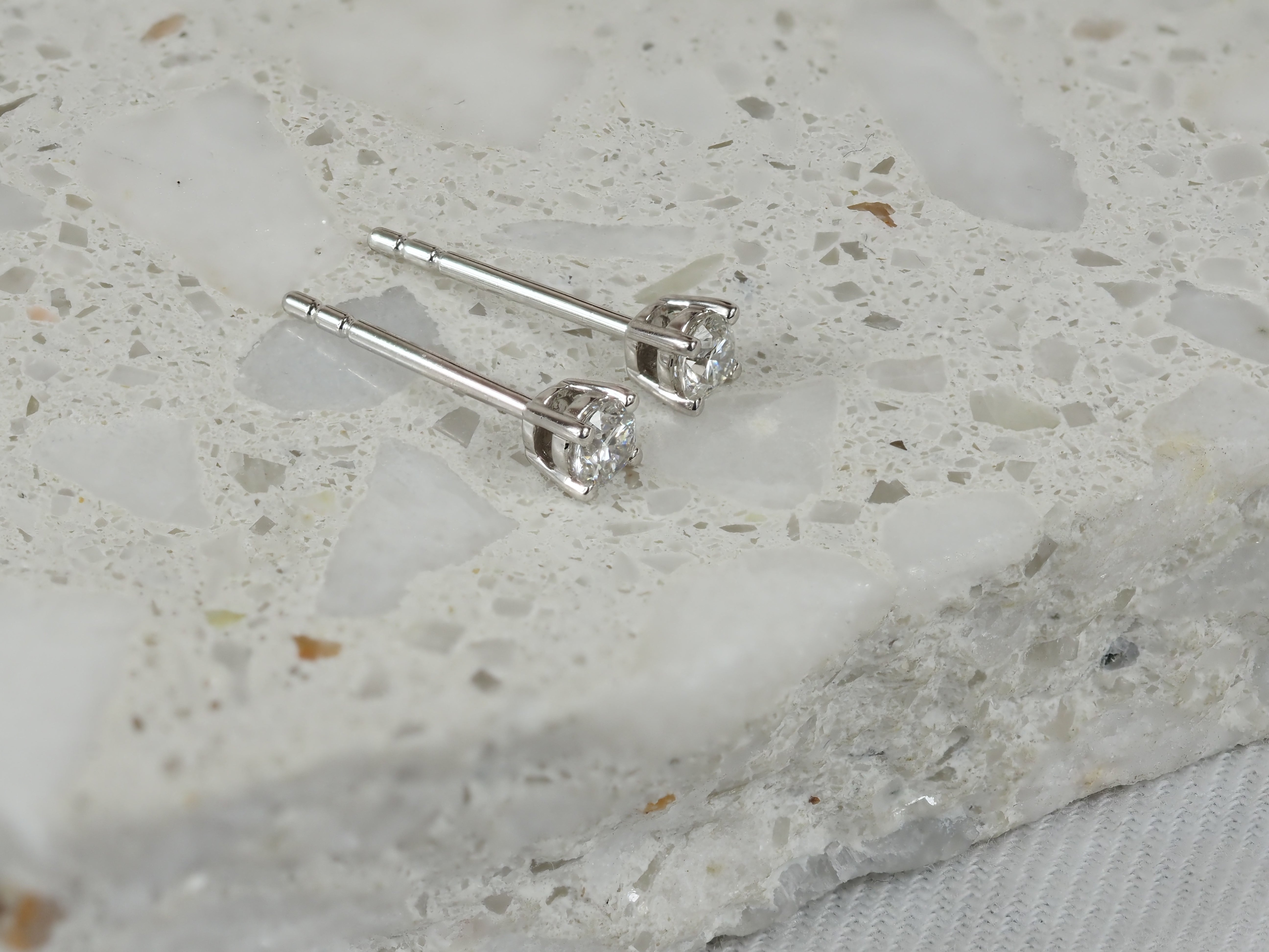9ct White Gold 0.20Ct Diamond Stud Earrings