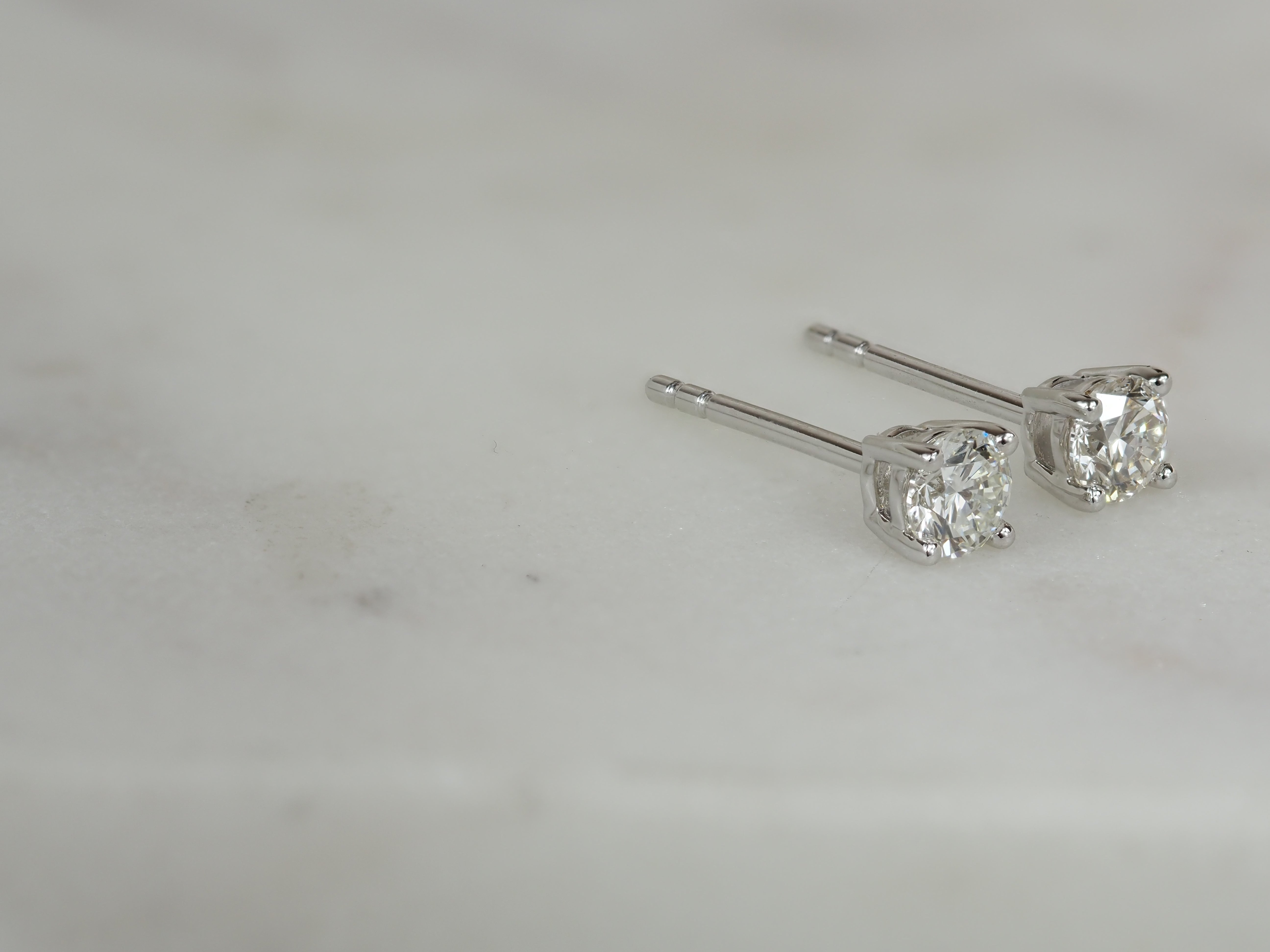 9ct Yellow Gold Diamond stud earrings, 0.40ct total