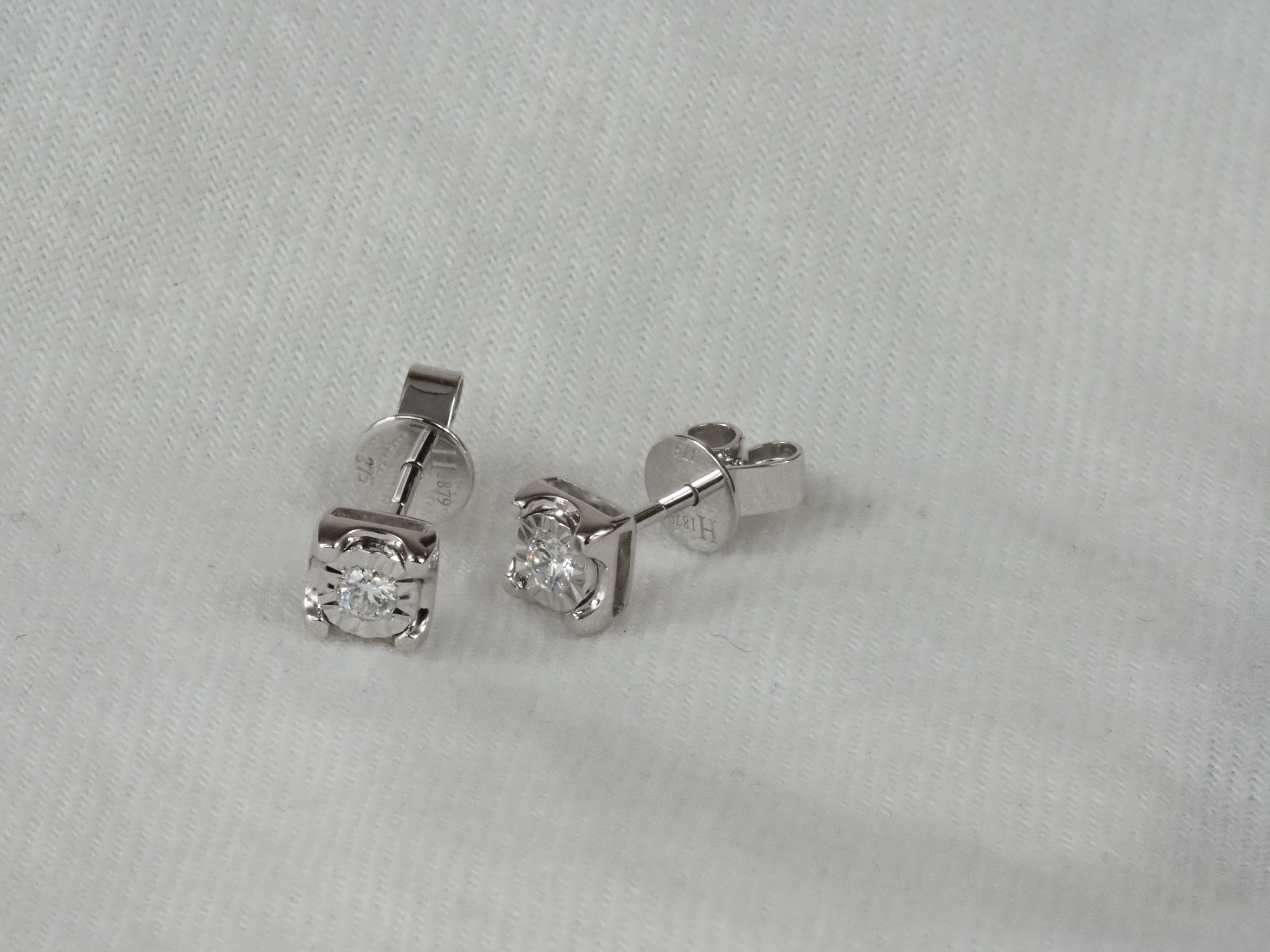 9ct White Gold 0.10Ct Diamond Stud Earrings