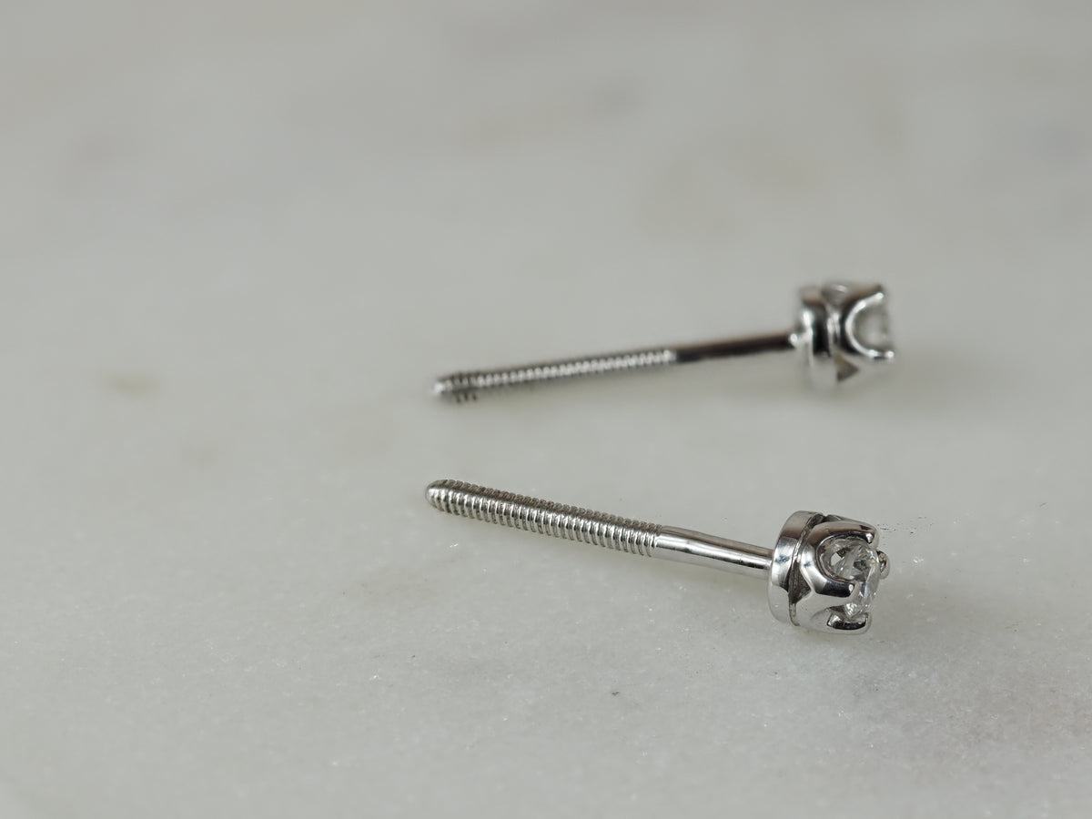 18ct White Gold Diamond Stud Earrings, 0.10ct Total