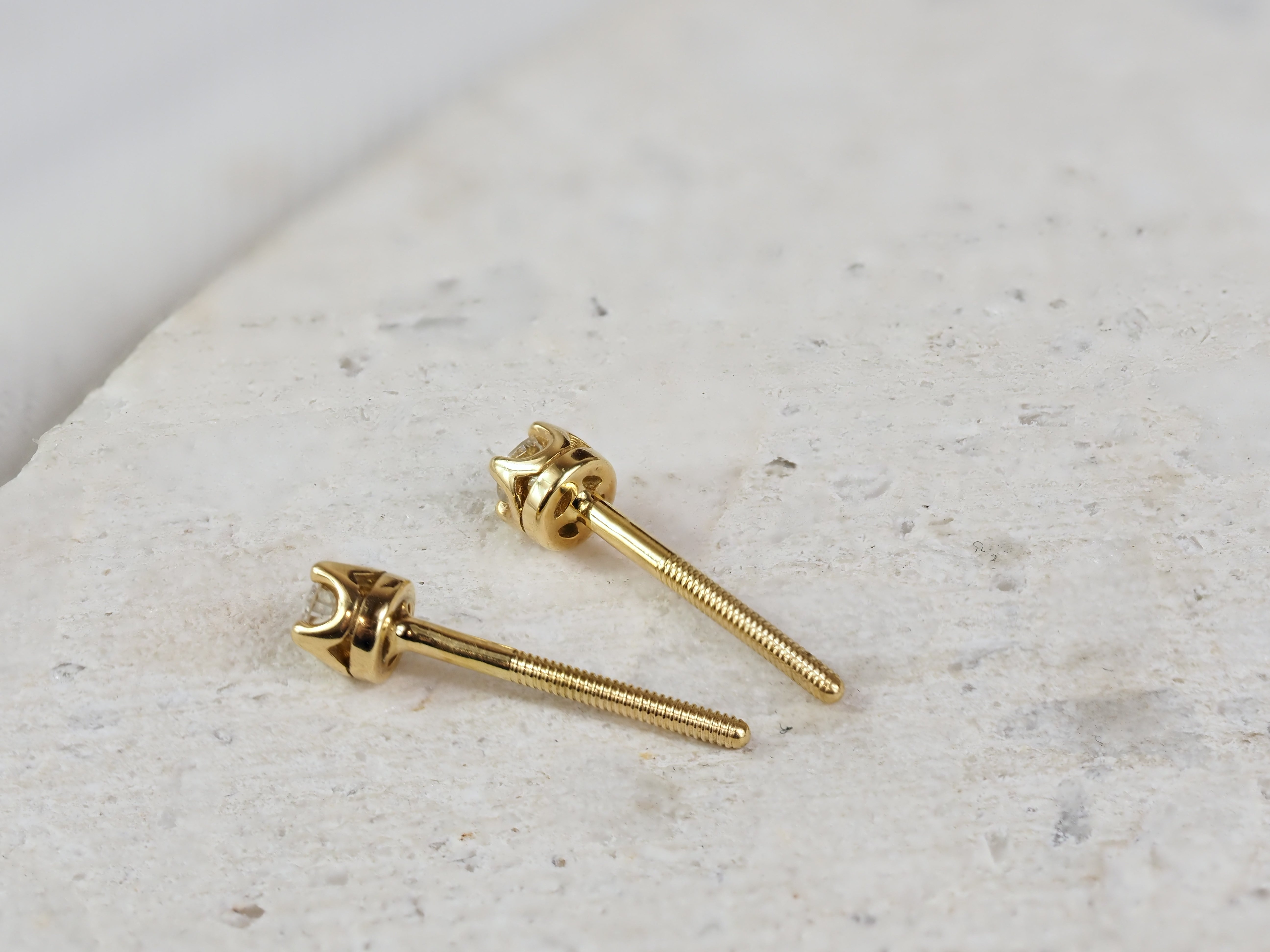 18ct Yellow Gold Diamond Stud Earrings, 0.10ct Total