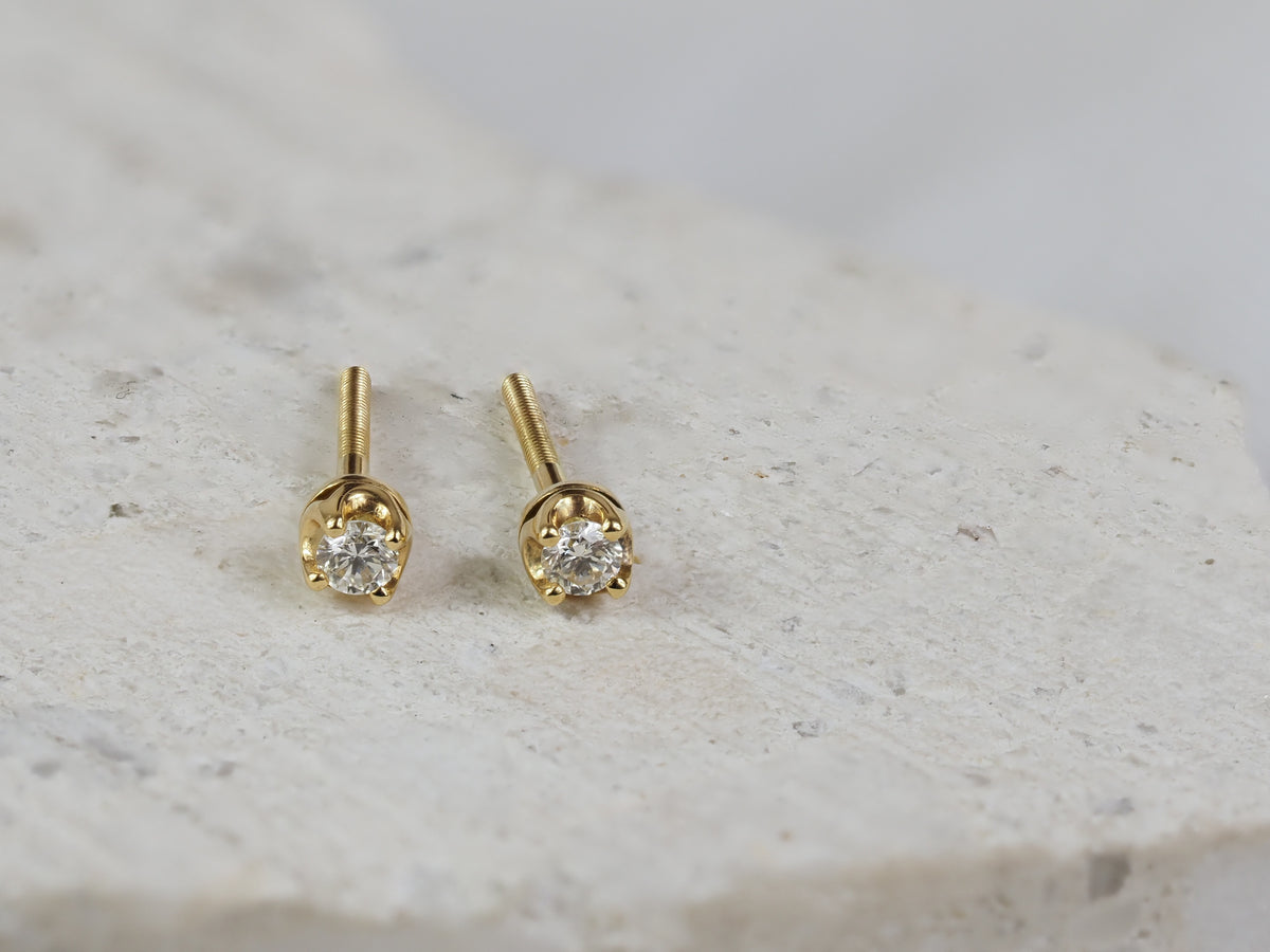 18ct Yellow Gold Diamond Stud Earrings, 0.10ct Total