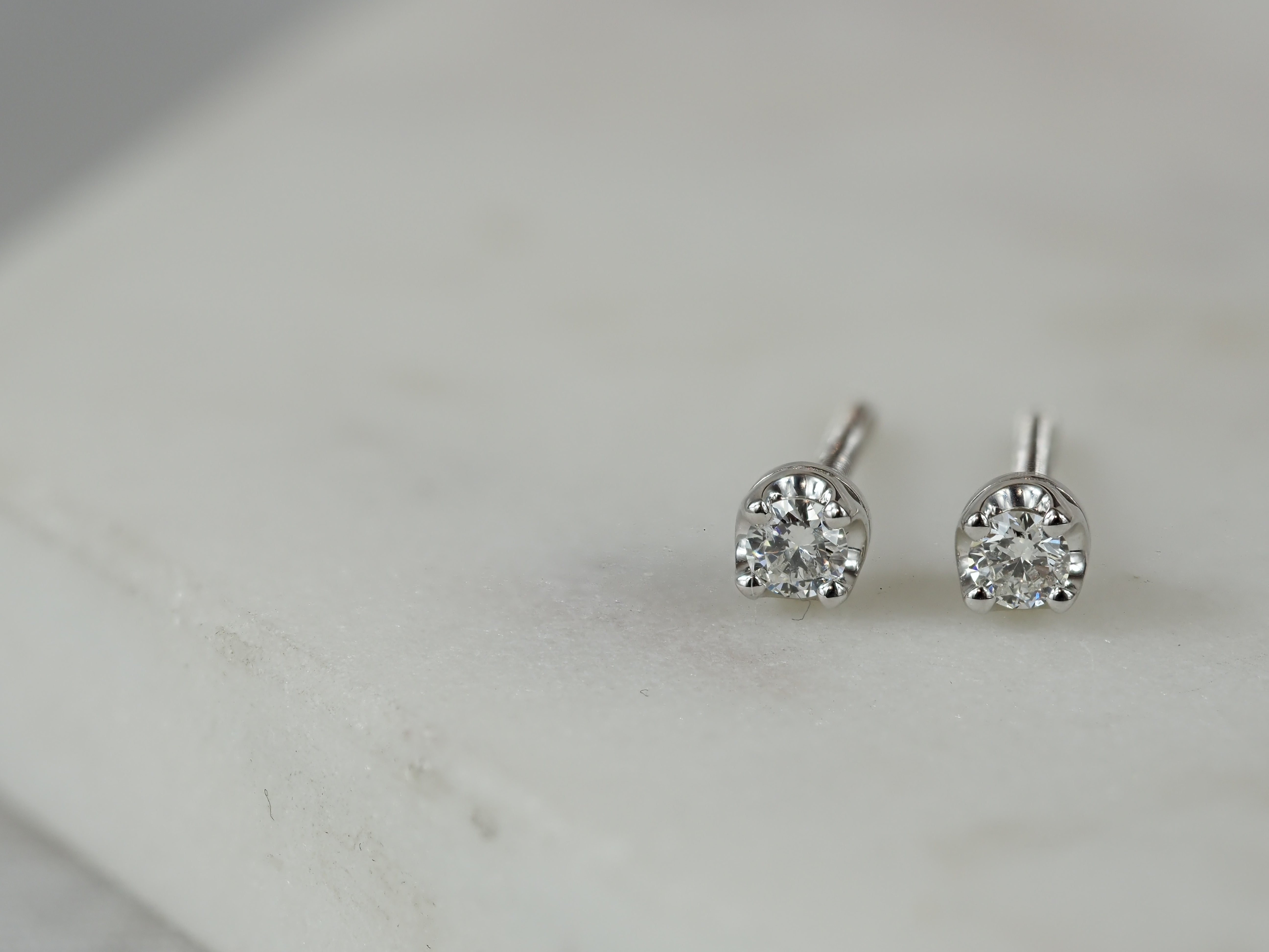 18ct White Gold Diamond Stud Earrings, 0.15ct Total