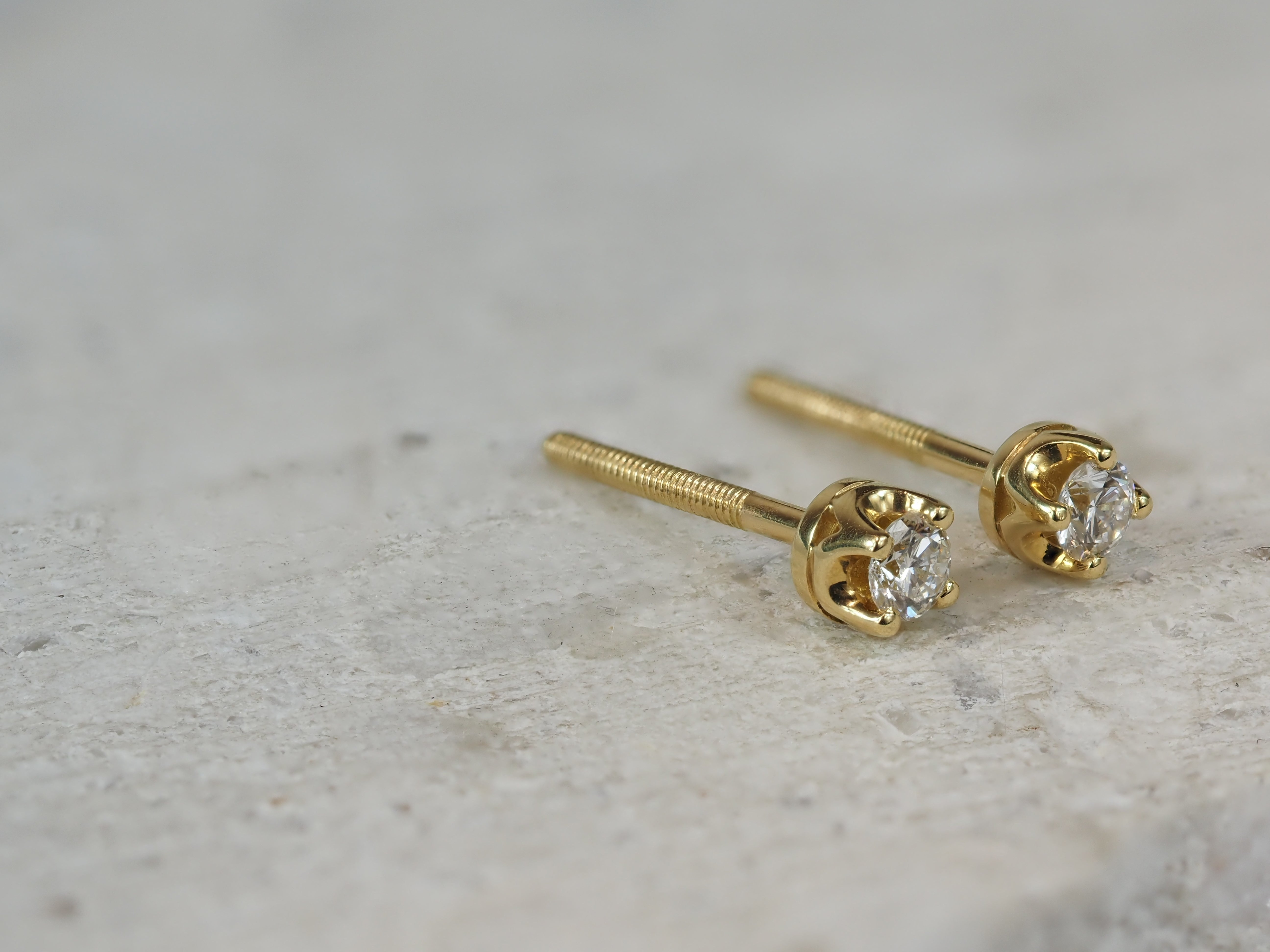 18ct Yellow Gold Diamond Stud Earrings, 0.15ct Total