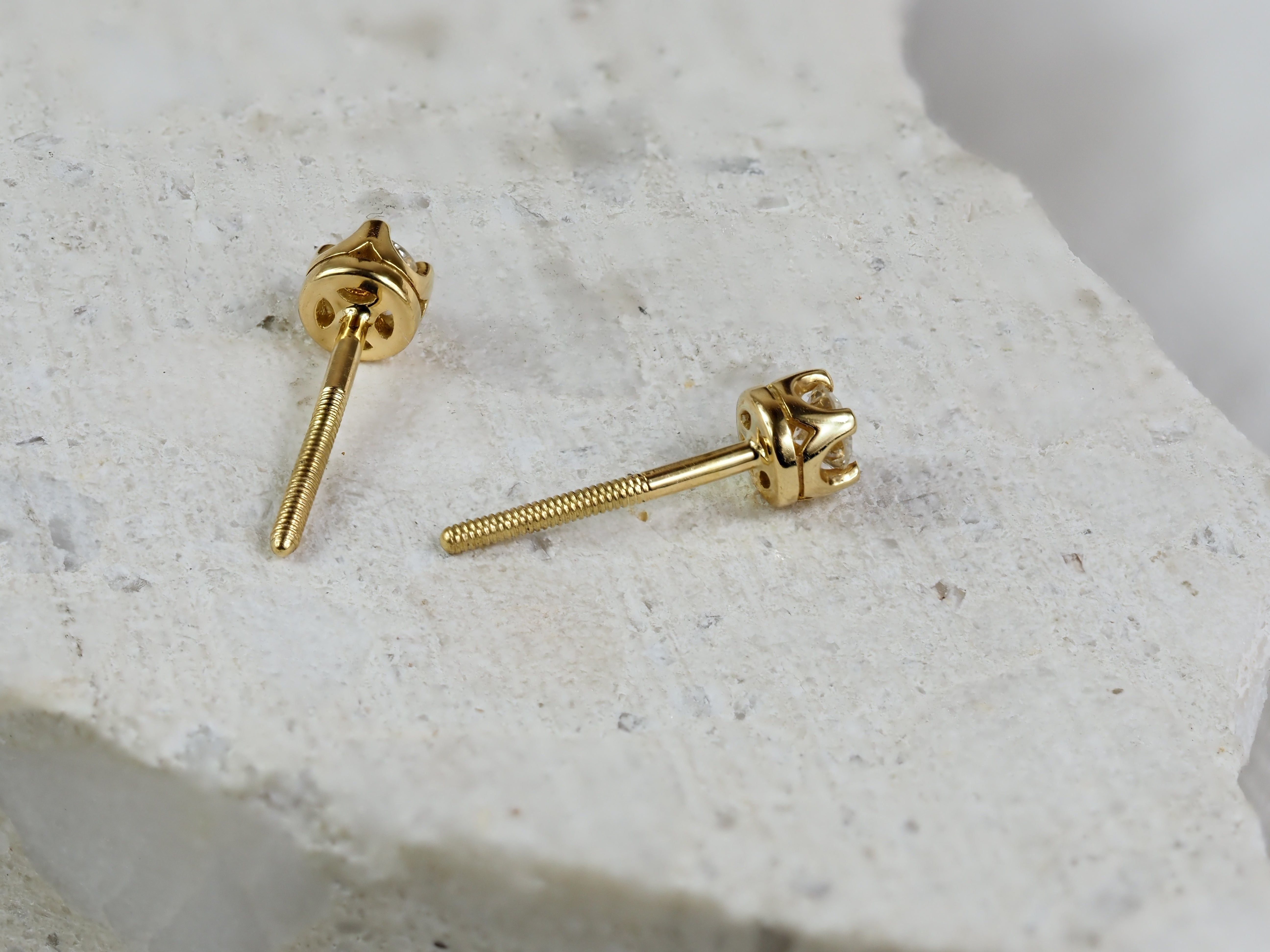 18ct Yellow Gold Diamond Stud Earrings, 0.20ct Total