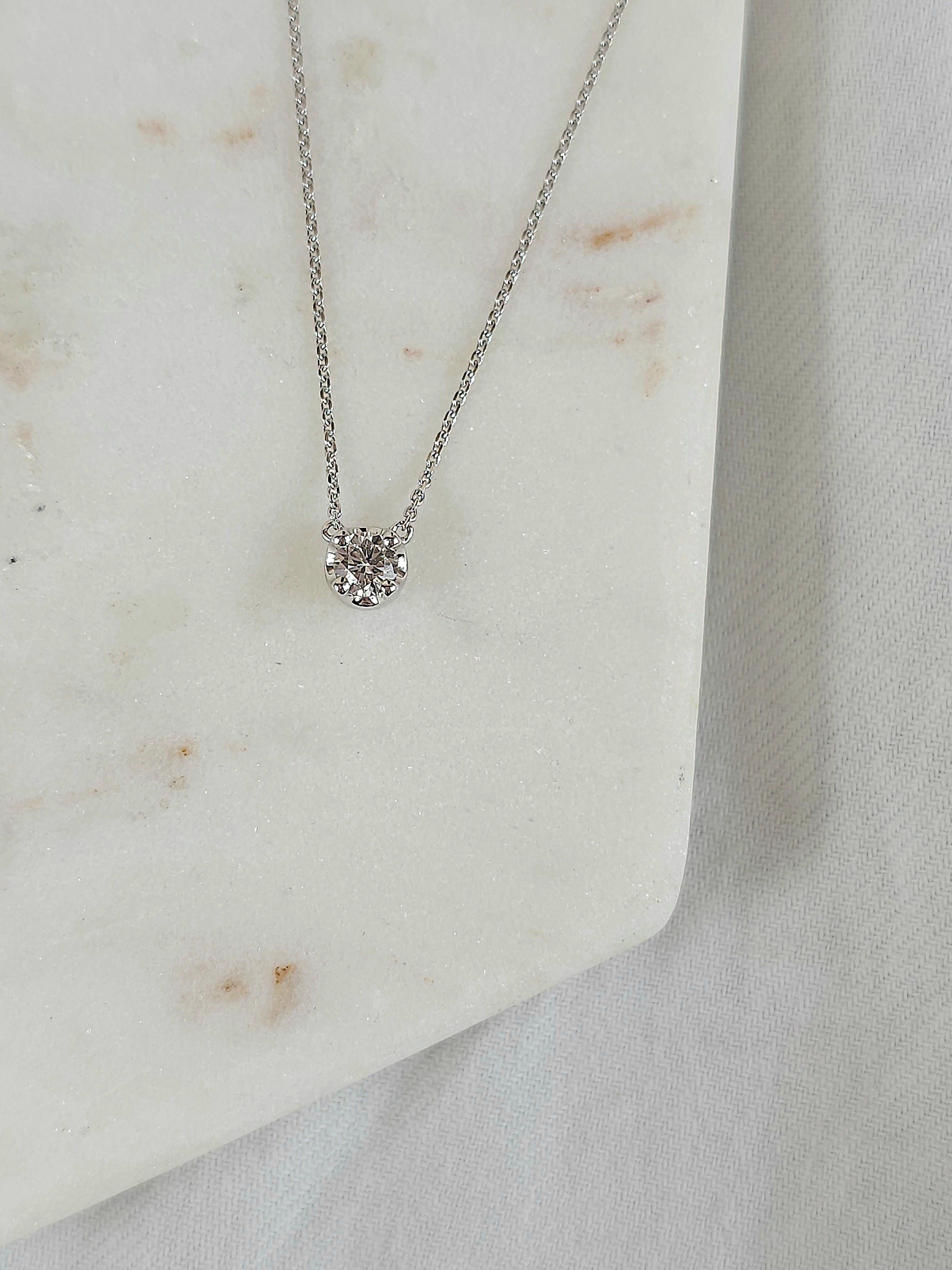9ct White Gold Round Diamond Anchor necklet, 0.20ct total