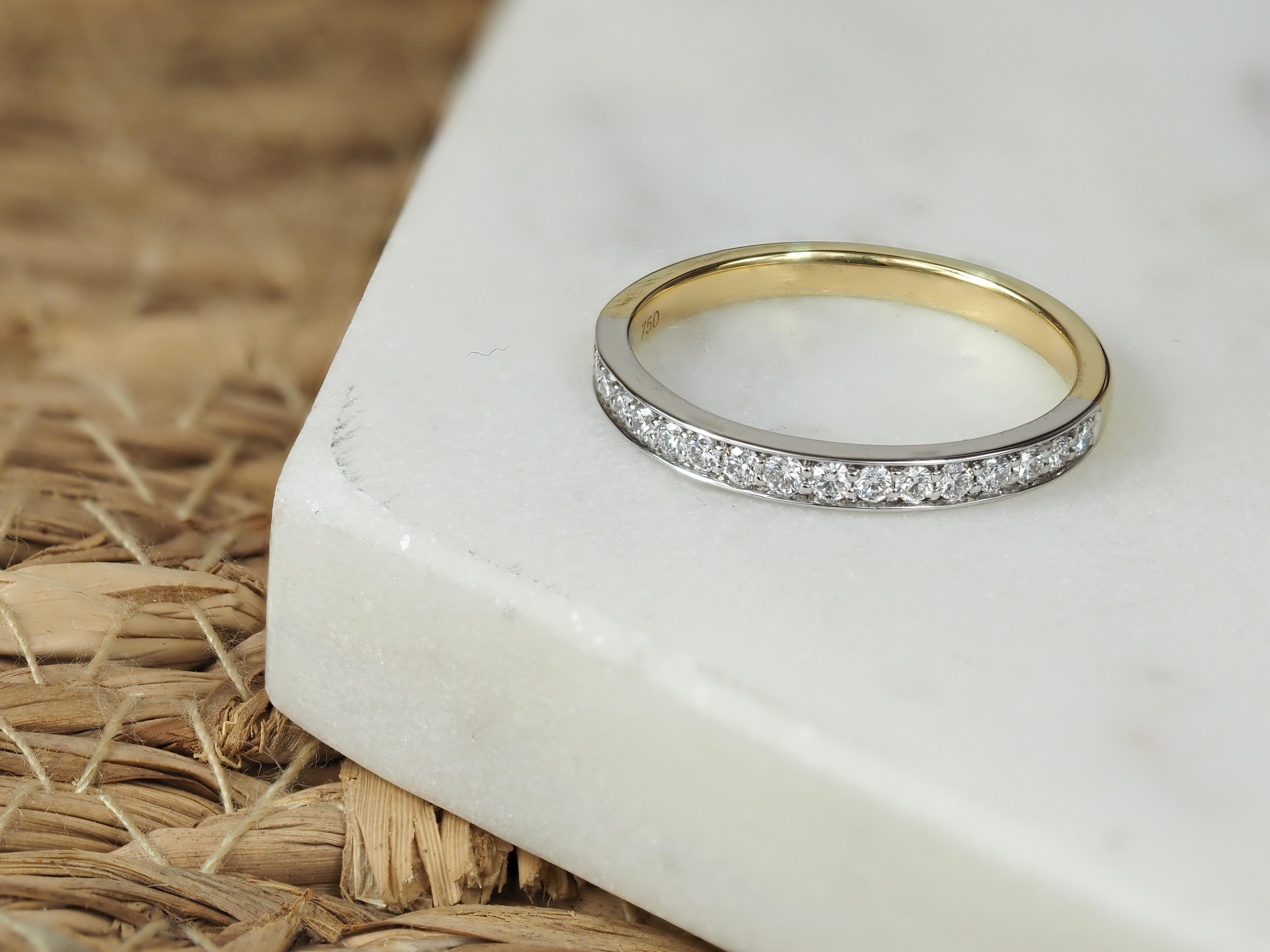 18ct Yellow and White gold Round Brilliant cut Diamond Ring, 0.26ct total