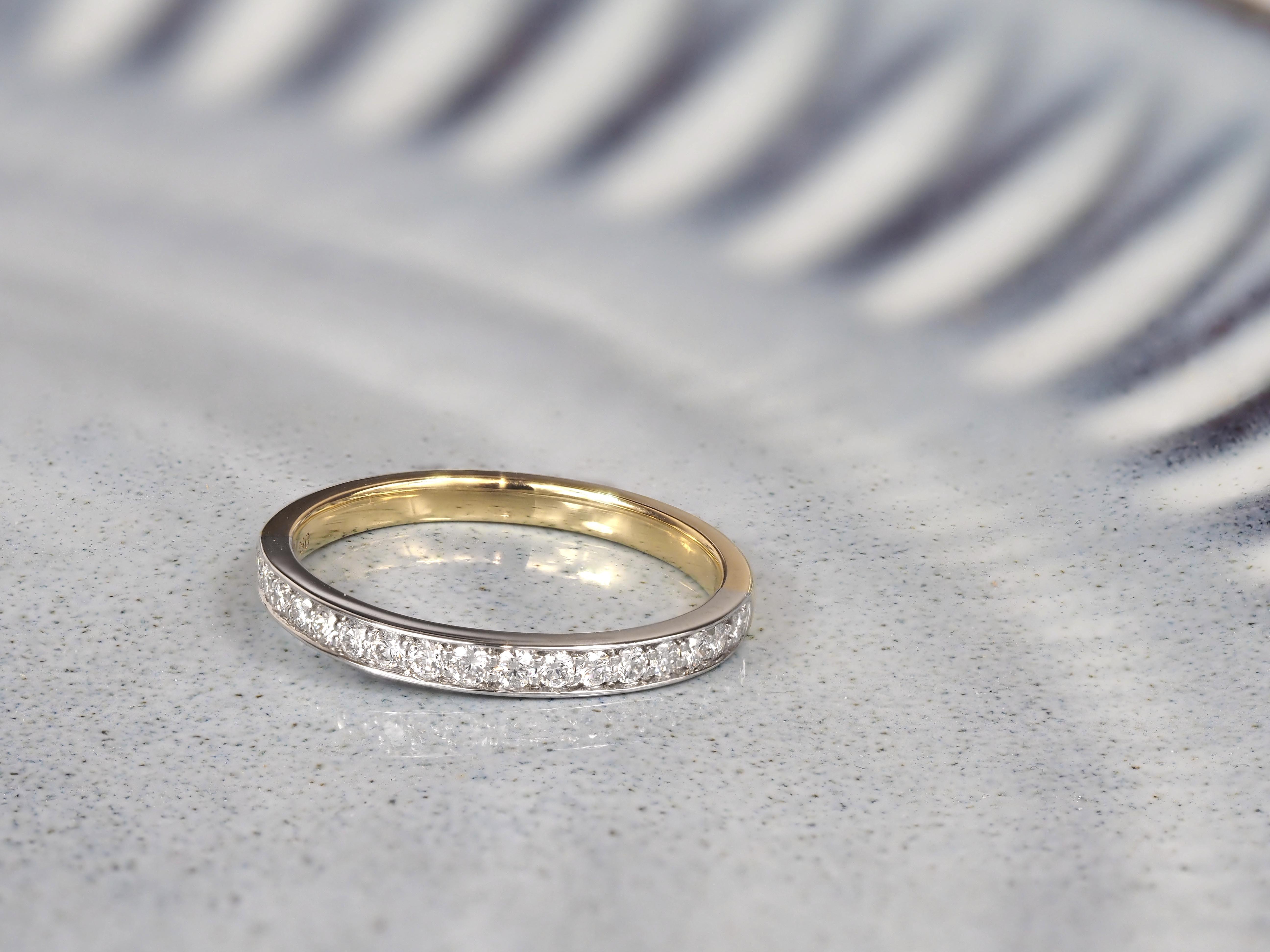18ct Yellow and White gold Round Brilliant cut Diamond Ring, 0.26ct total