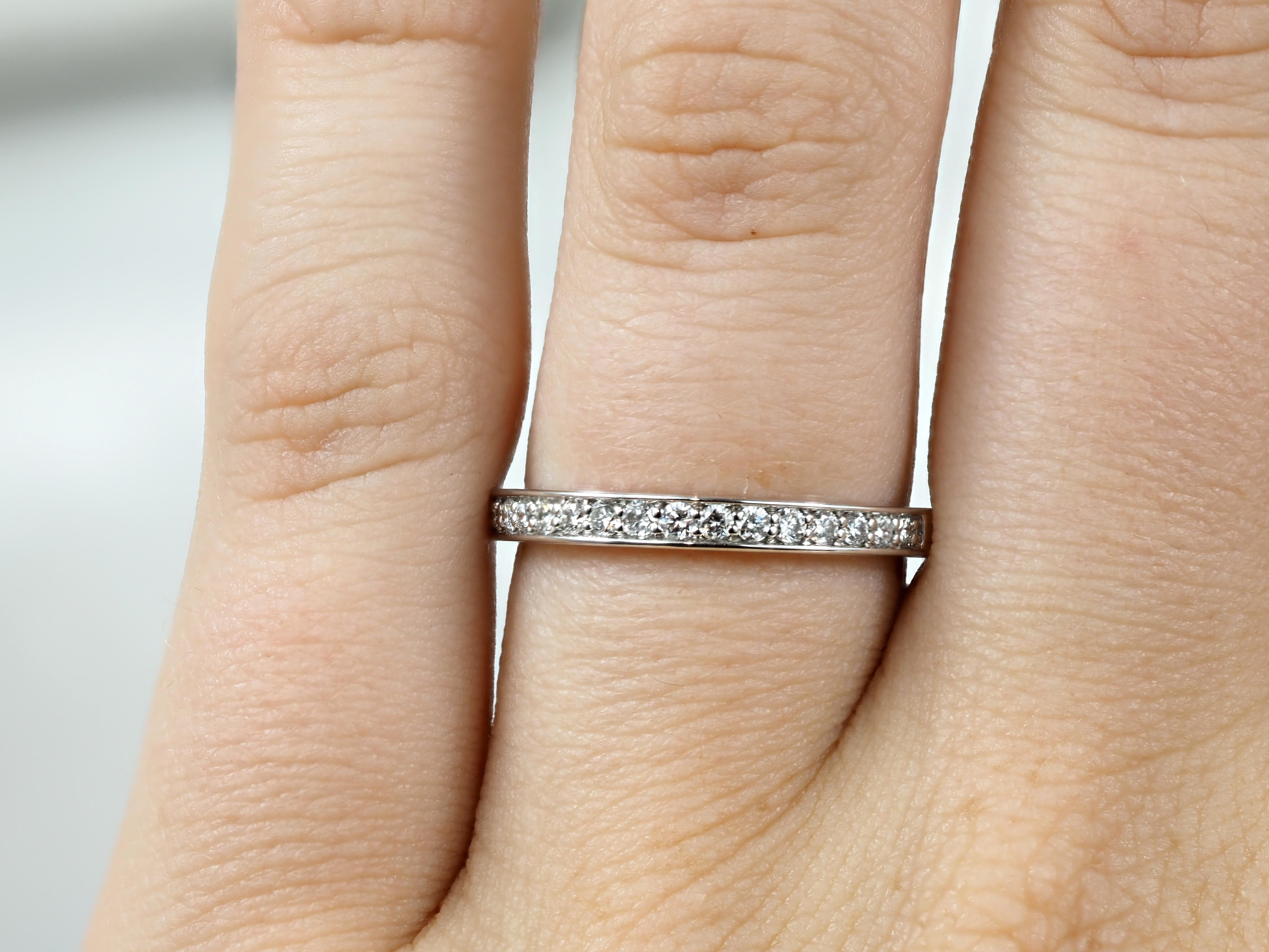 18ct White Gold Diamond Grain set Diamond Ring, 0.26ct total