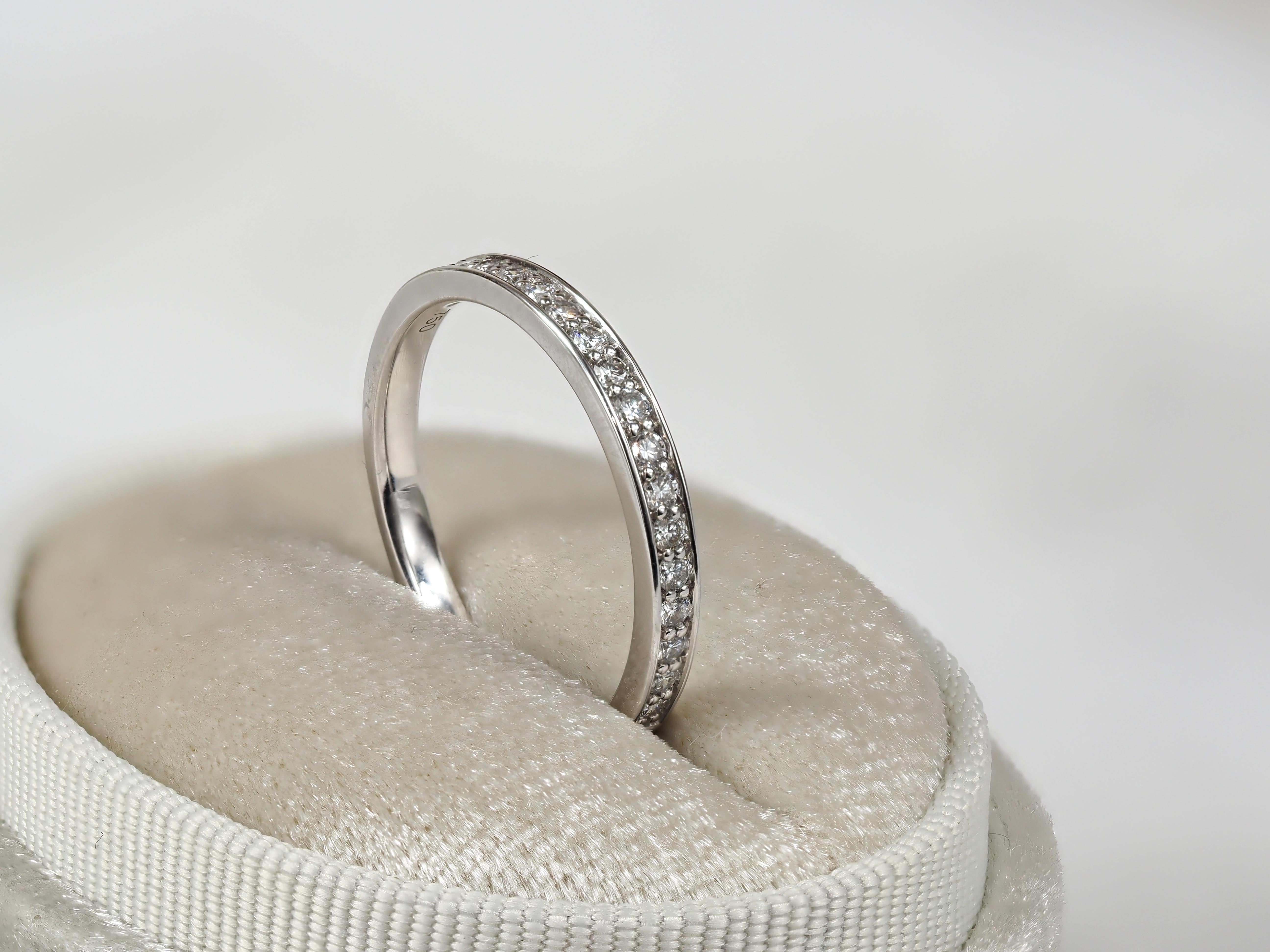 18ct White Gold Diamond Grain set Diamond Ring, 0.26ct total
