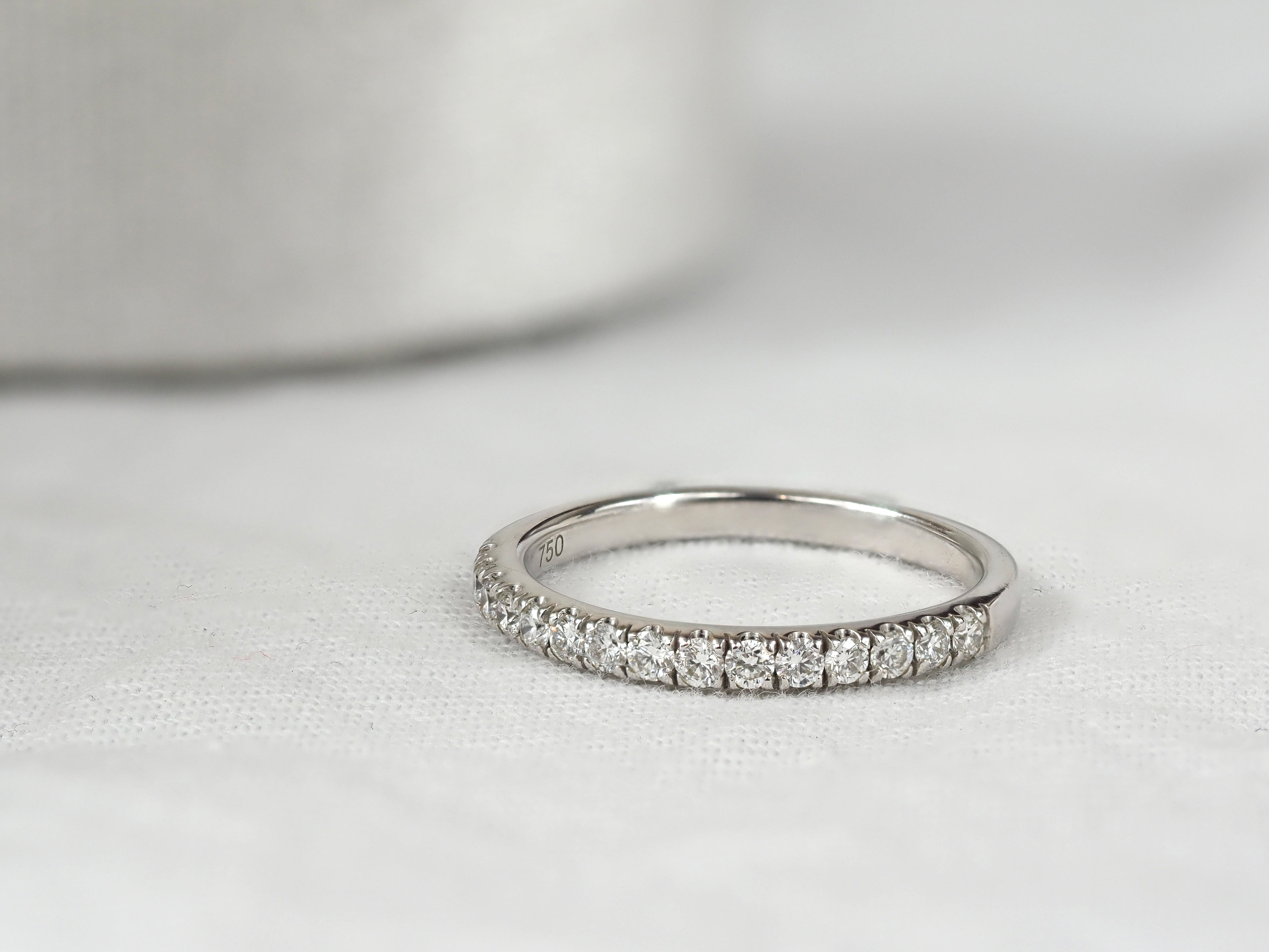 18ct White Gold Round Brilliant cut Diamond Ring, 0.35ct total