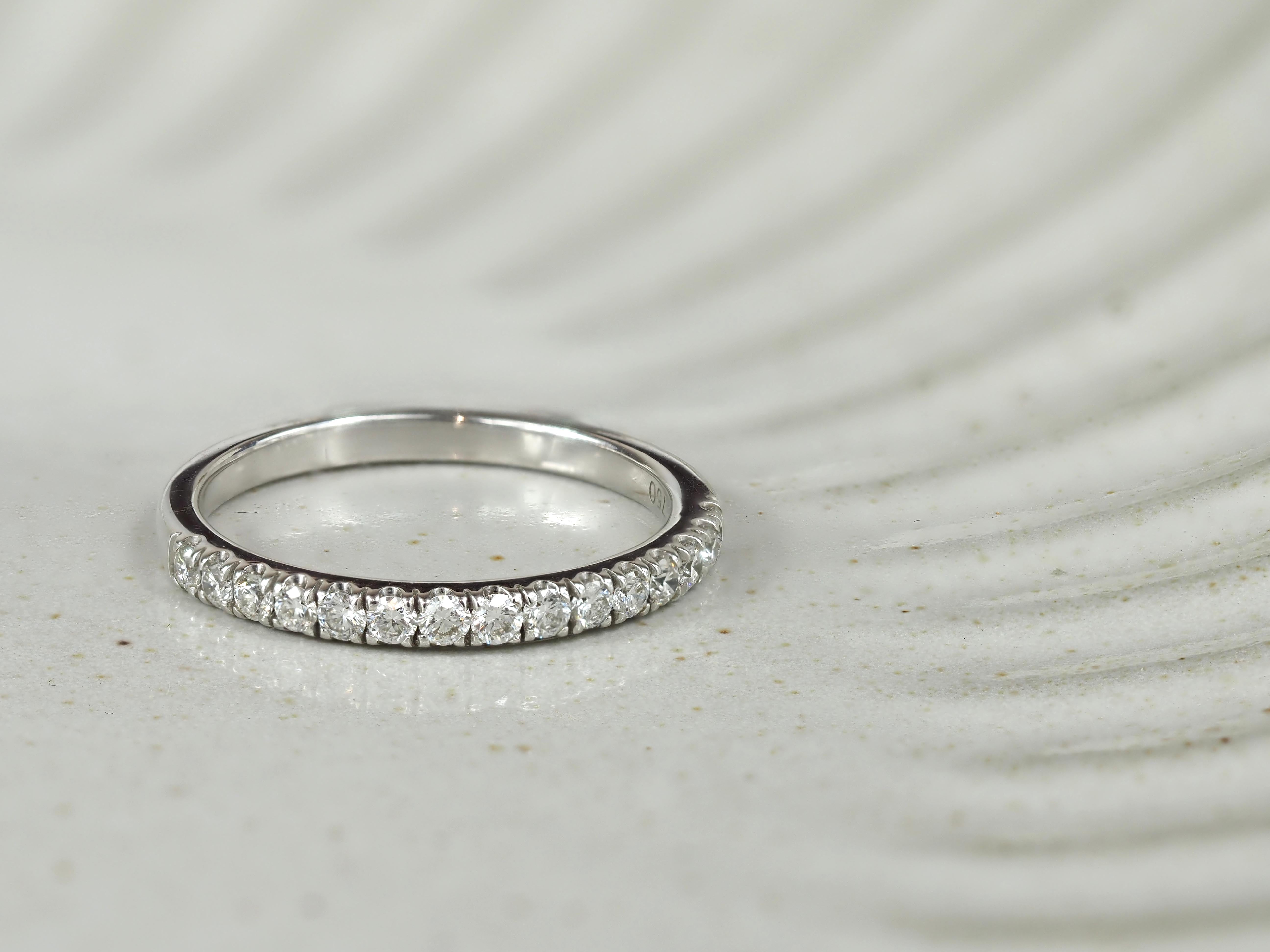 18ct White Gold Round Brilliant cut Diamond Ring, 0.35ct total