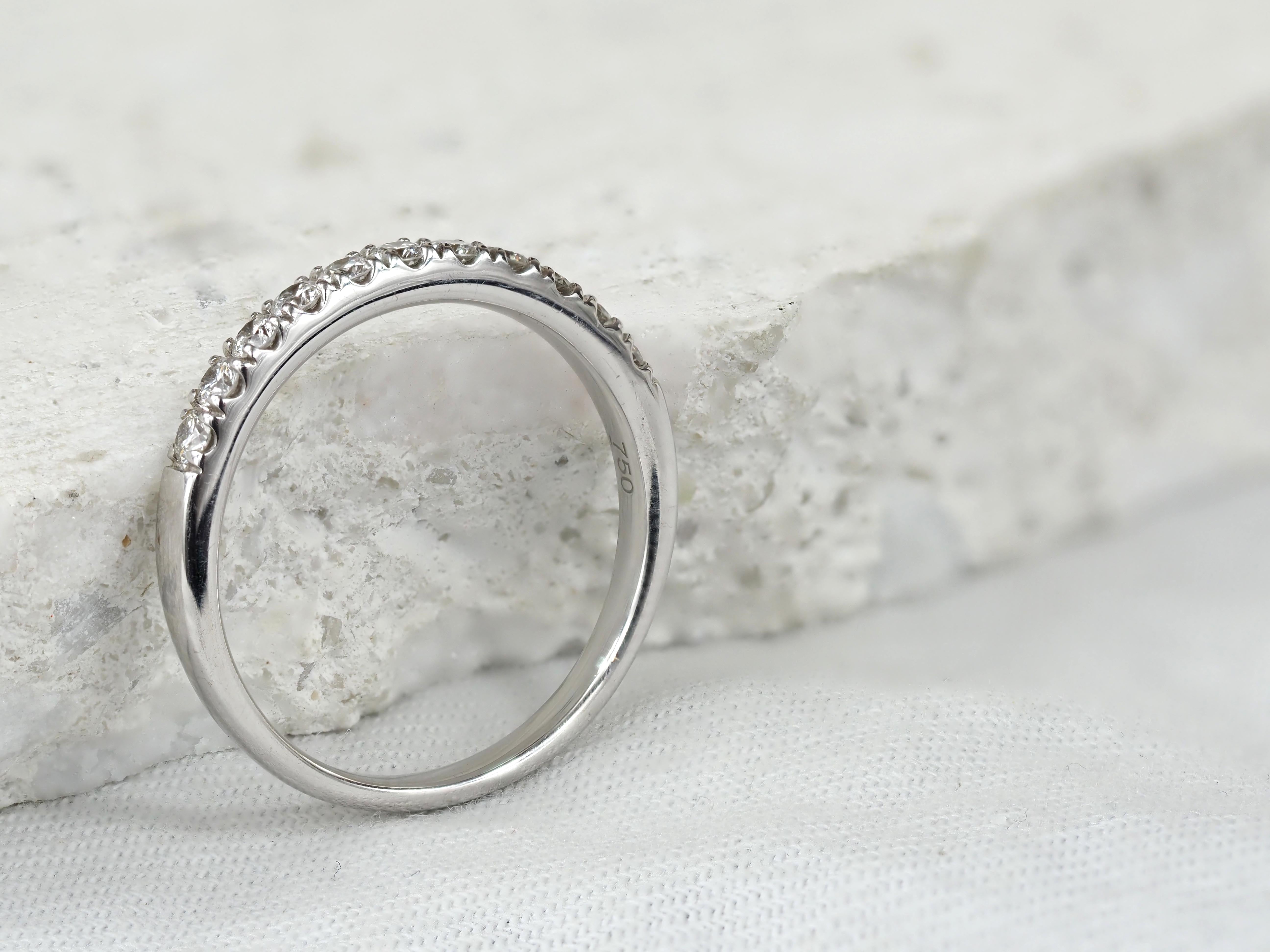 18ct White Gold Round Brilliant cut Diamond Diamond Ring, 0.41ct total
