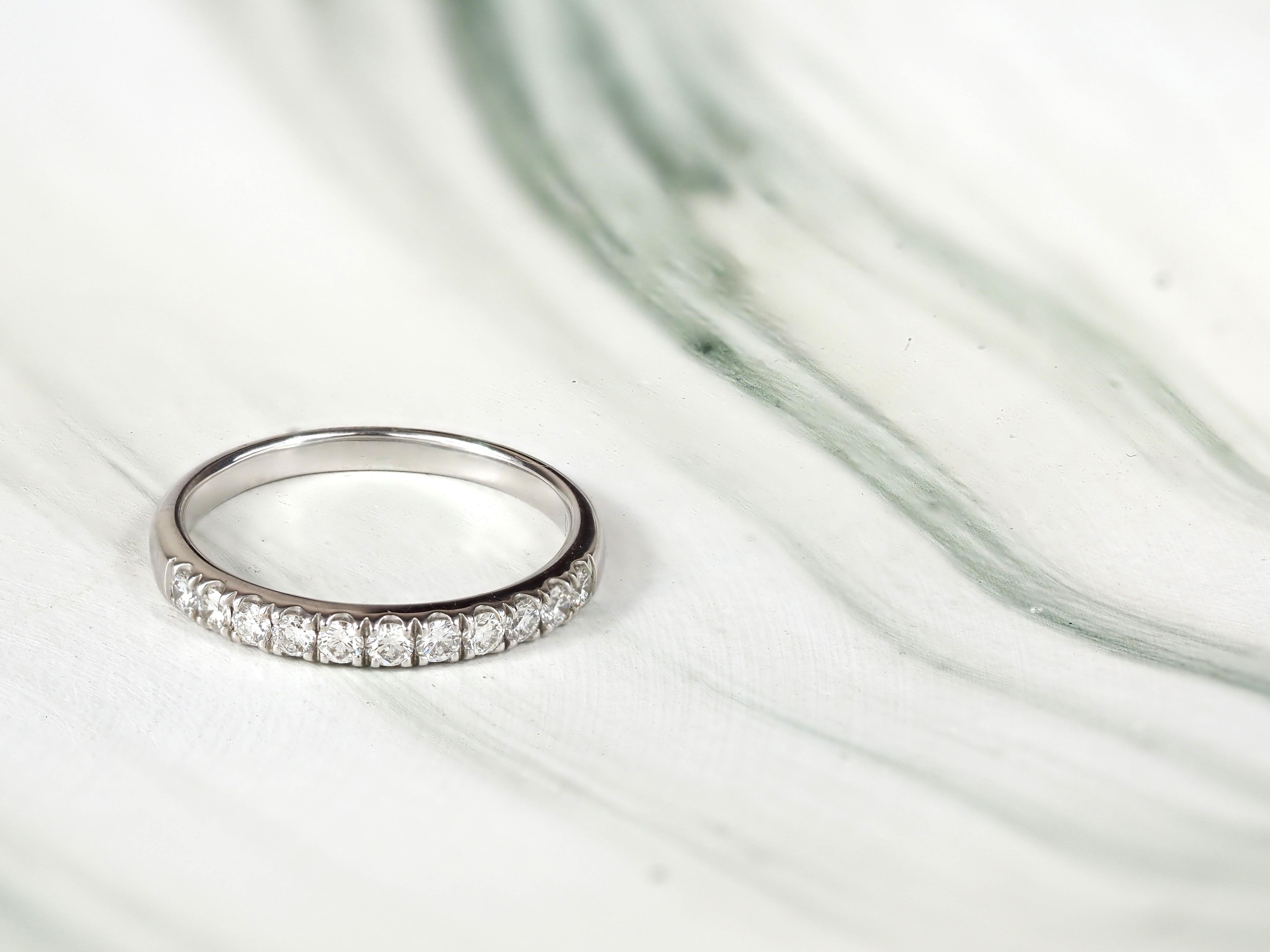 18ct White Gold Round Brilliant cut Diamond Diamond Ring, 0.41ct total
