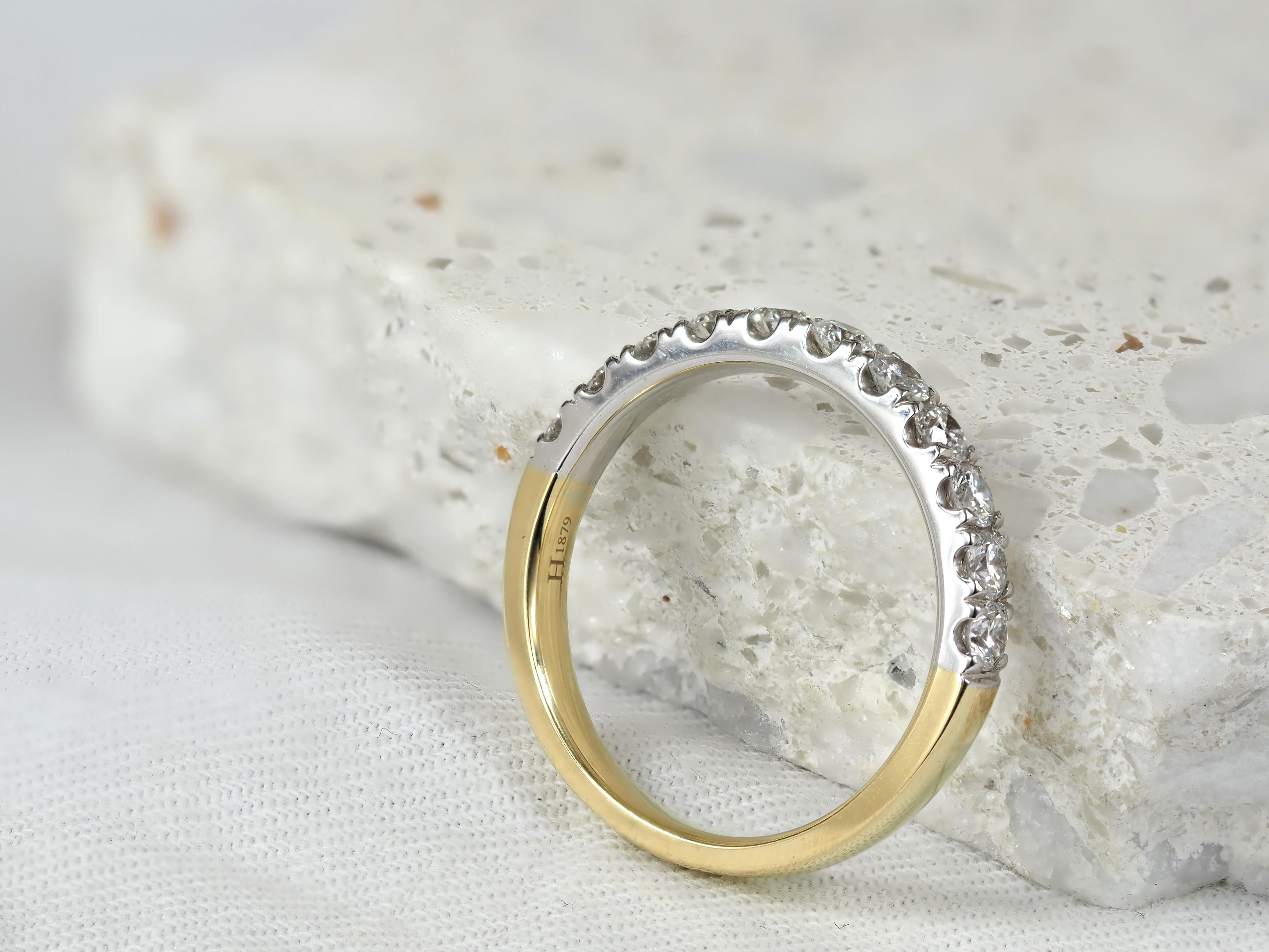 18ct Yellow and White Gold Round Brilliant cut Diamond Ring, 0.76ct Total