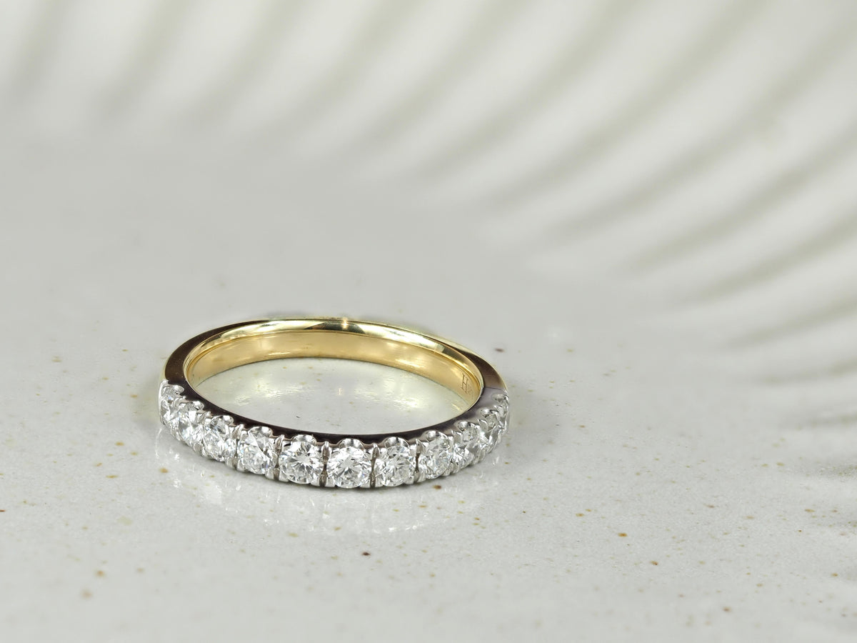 18ct Yellow and White Gold Round Brilliant cut Diamond Ring, 0.76ct Total