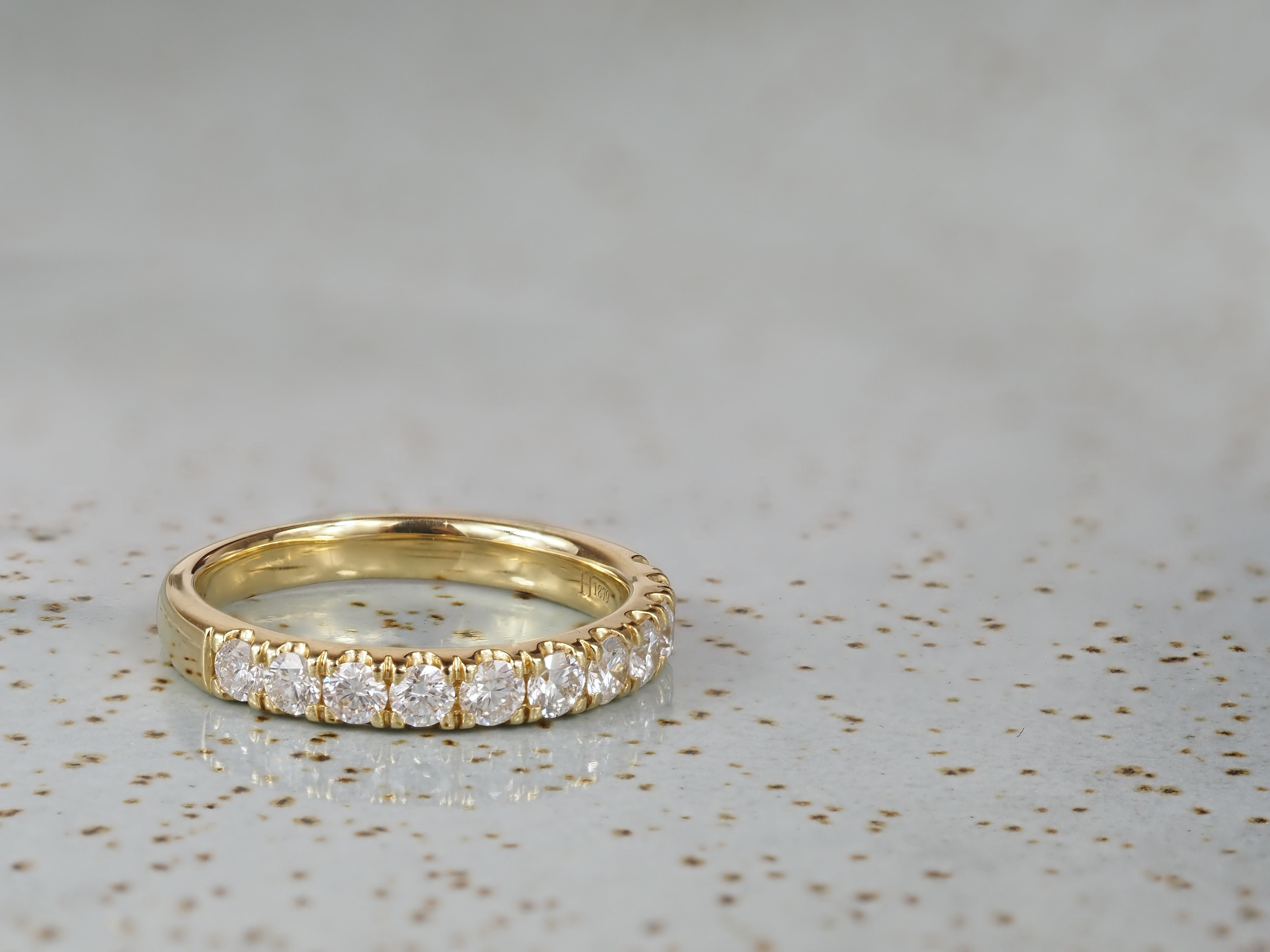 18ct Yellow Gold Round Brilliant Cut Diamond Ring, 0.76ct Total