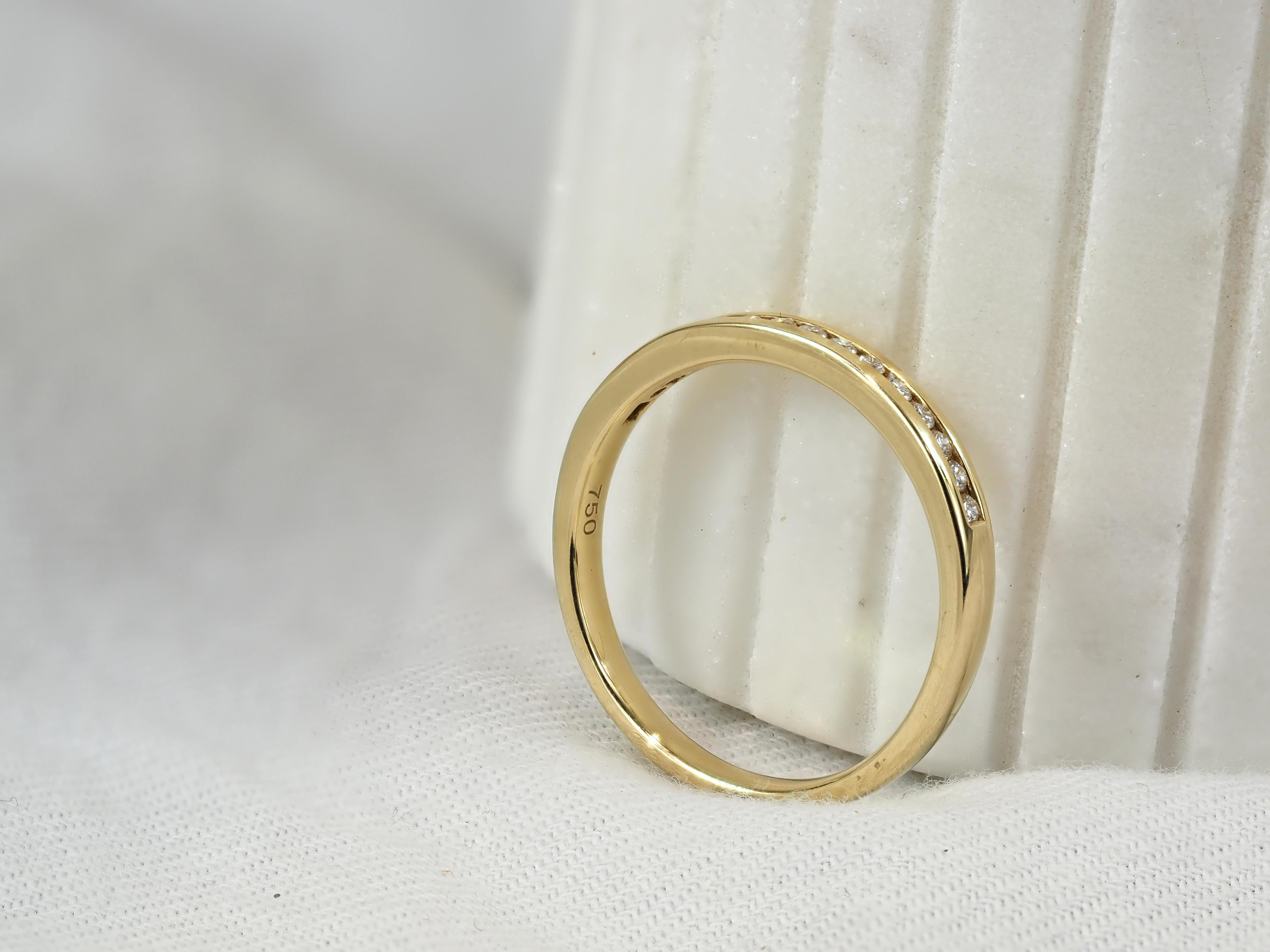 18ct Yellow Gold Round Brilliant cut Diamond Ring, 0.15ct Total