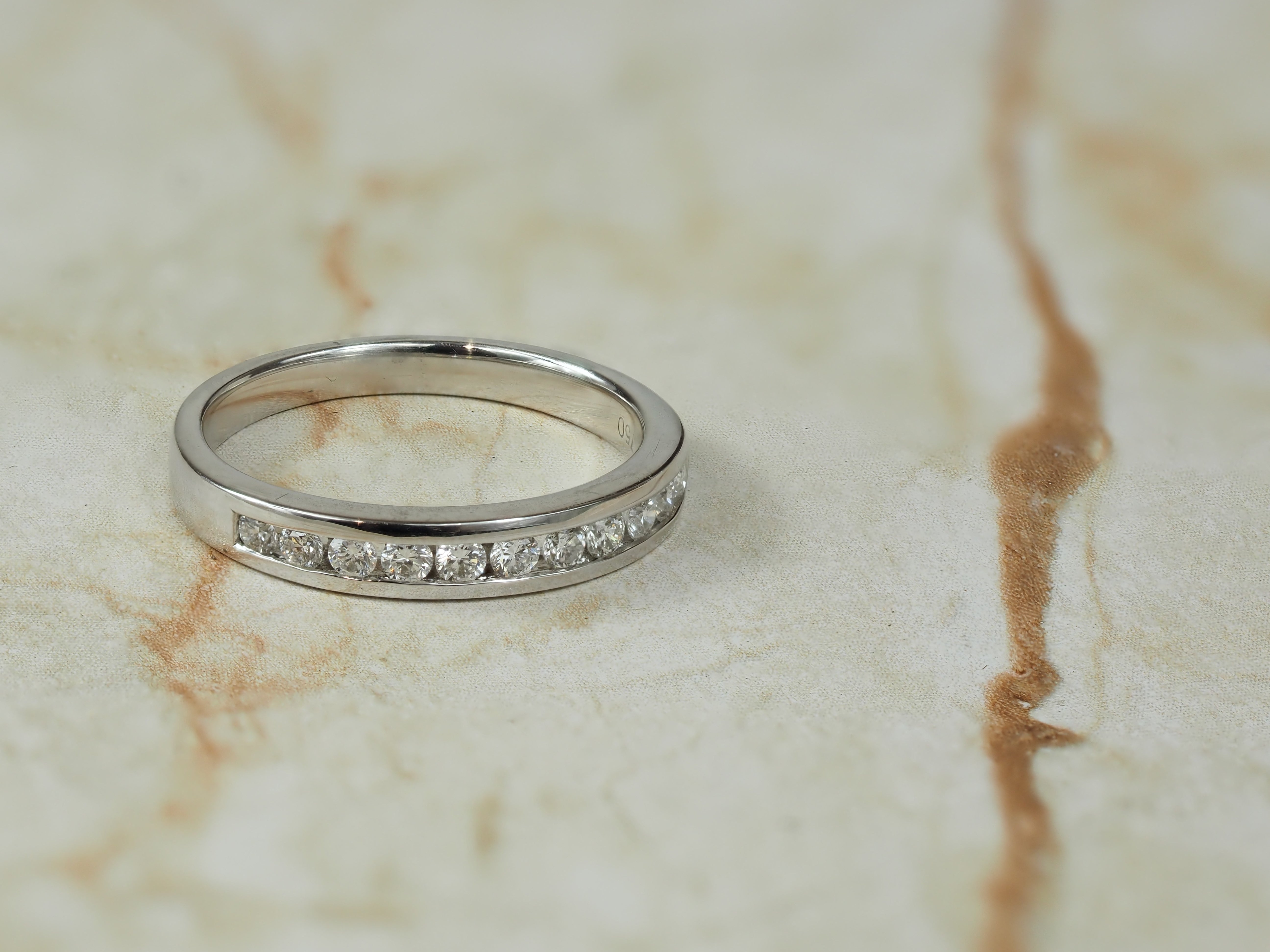 18ct White Gold Round Brilliant cut Diamond Ring, 0.33ct total