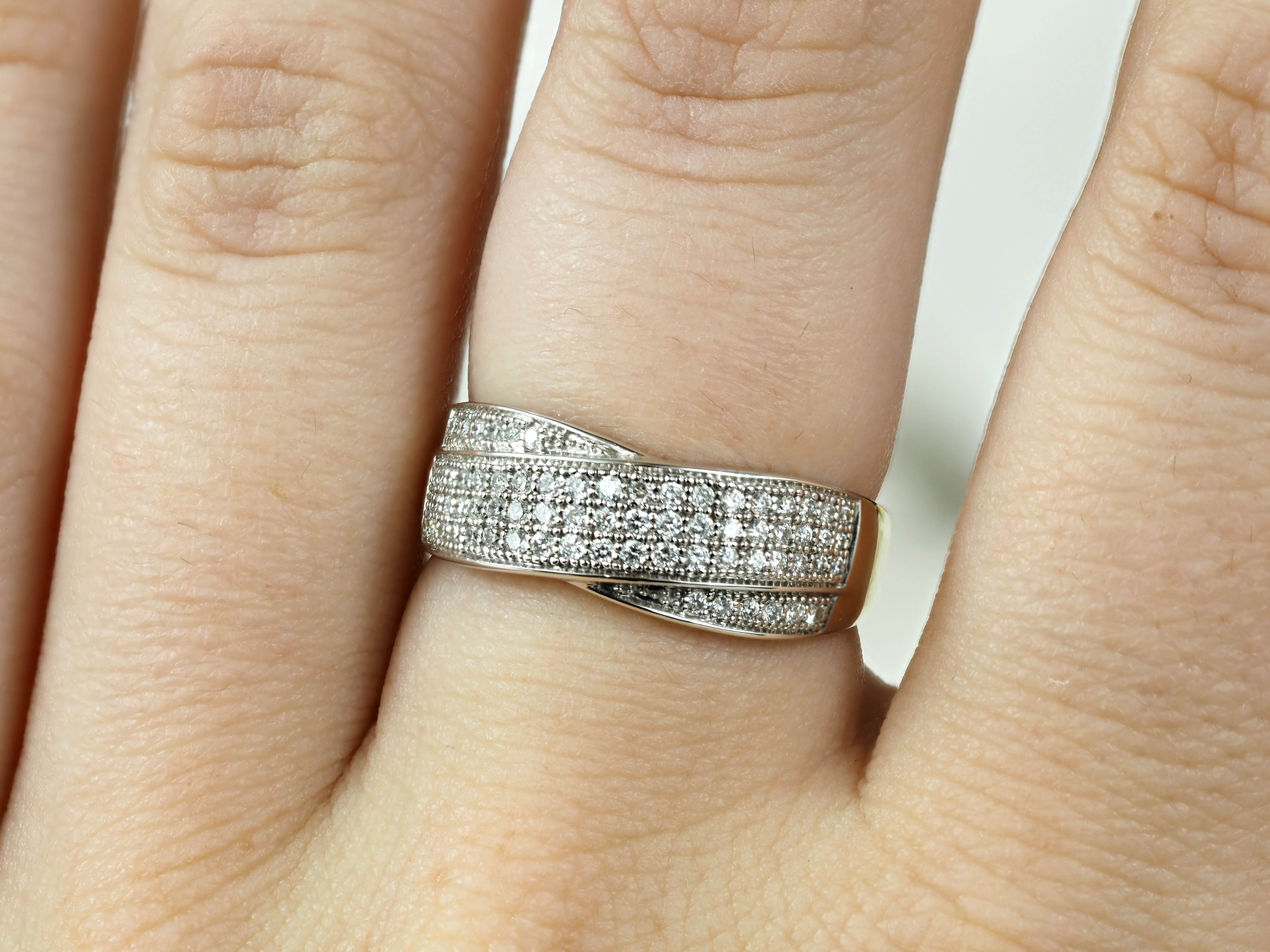 9ct Yellow and White Gold Diamond Ring, 0.33ct Total