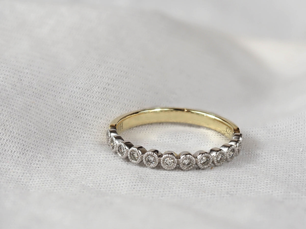 9ct Yellow and White gold Vintage style Diamond Ring, 0.22ct total