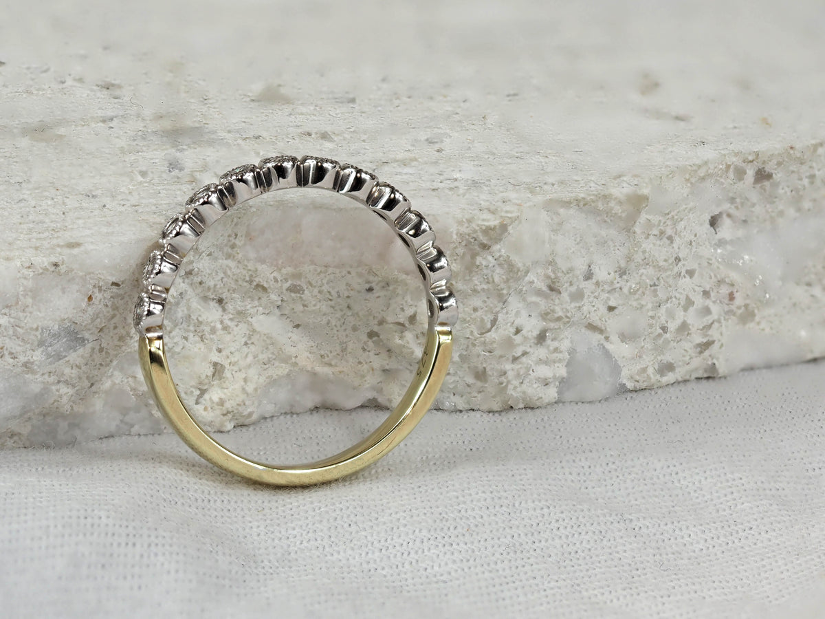 9ct Yellow and White gold Vintage style Diamond Ring, 0.22ct total