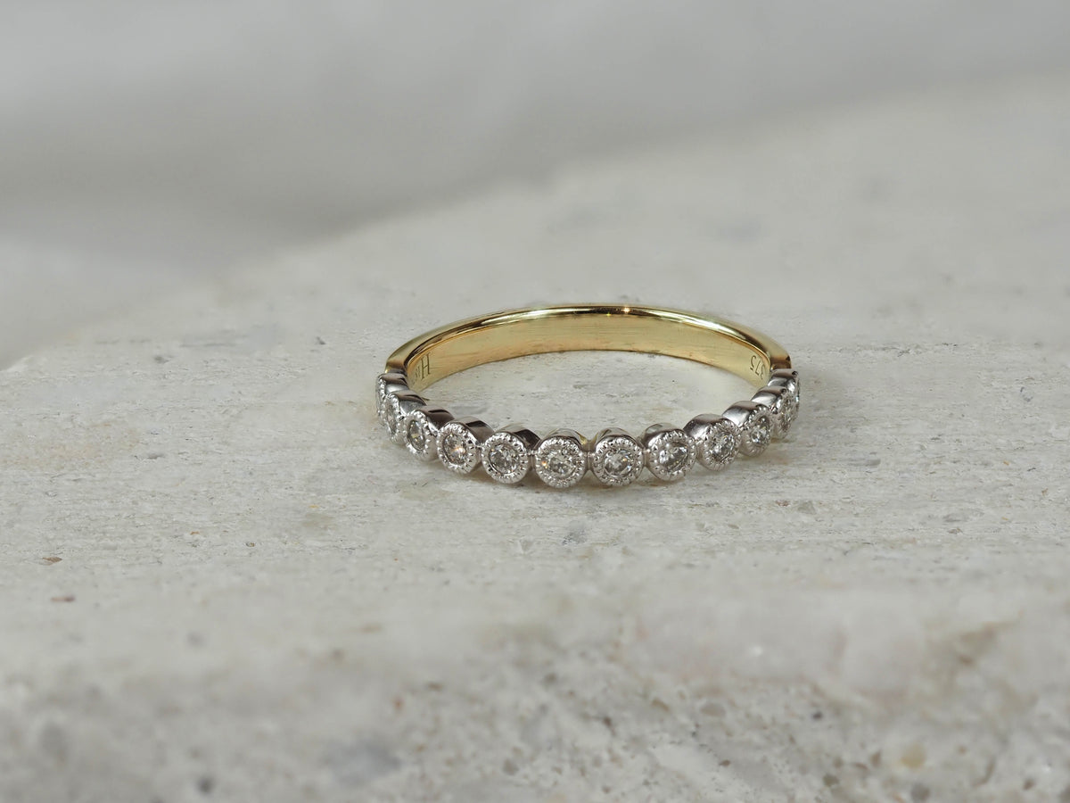 9ct Yellow and White gold Vintage style Diamond Ring, 0.22ct total