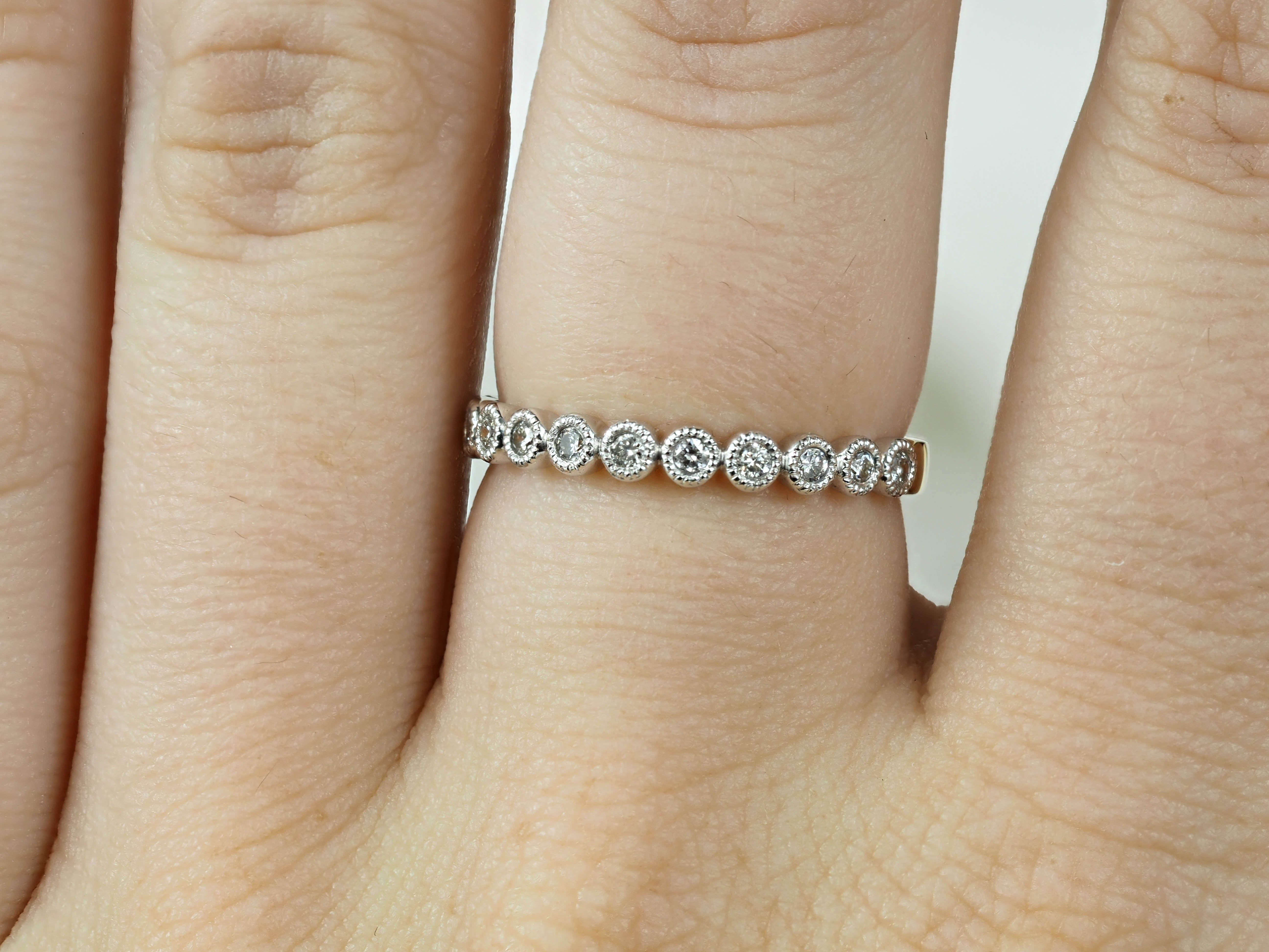 9ct Yellow and White gold Vintage style Diamond Ring, 0.22ct total
