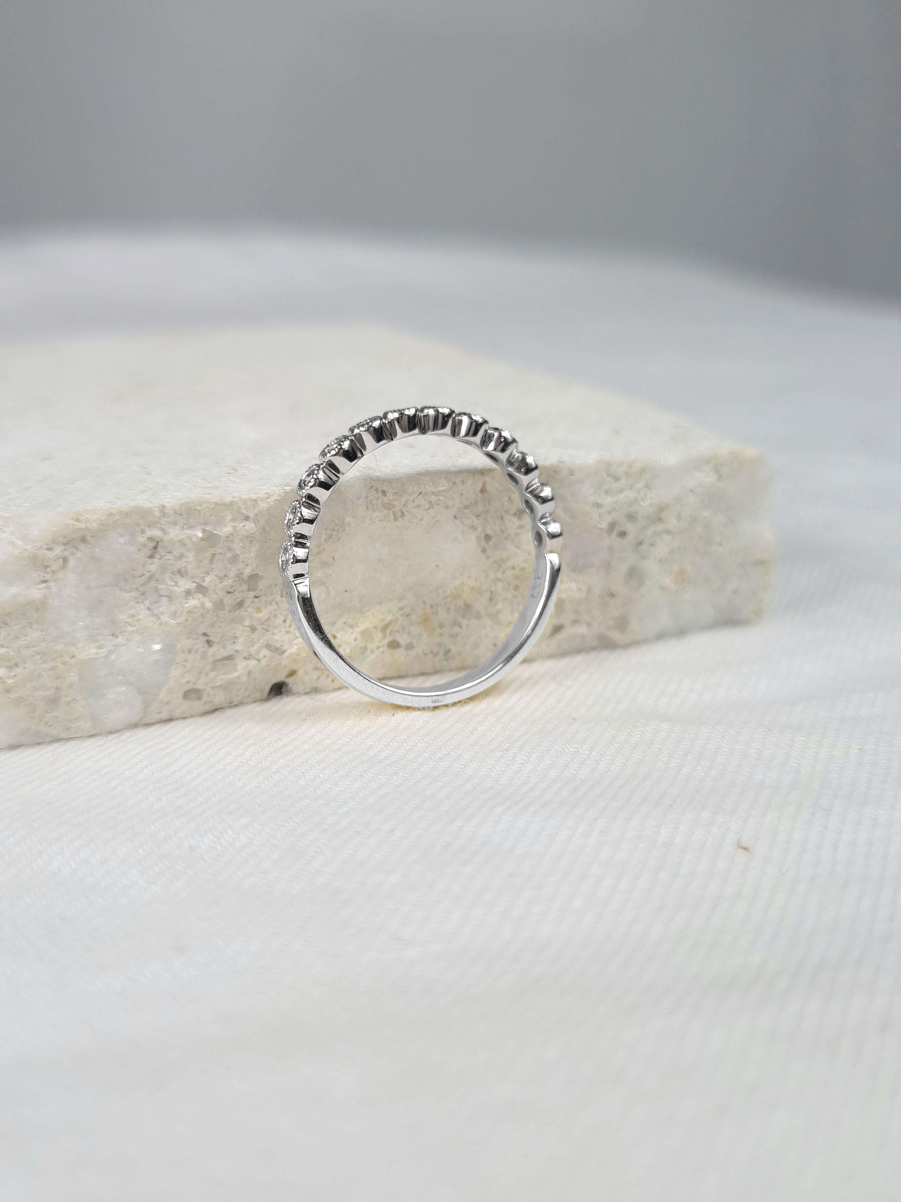 18ct White gold Vintage style ring, 0.20 carats.
