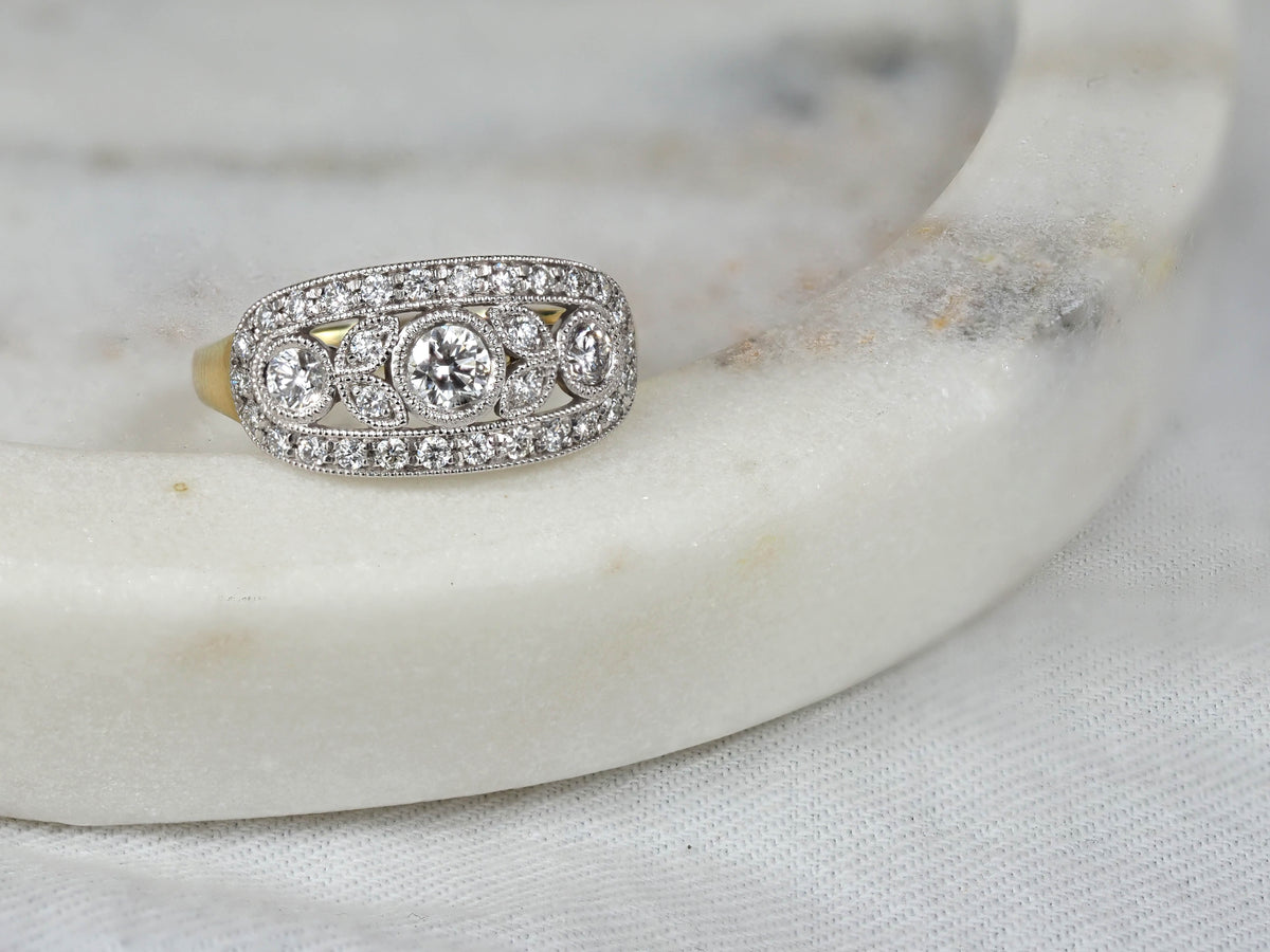 18ct Yellow and White Gold Vintage art deco Diamond Ring, 1.01 carats.