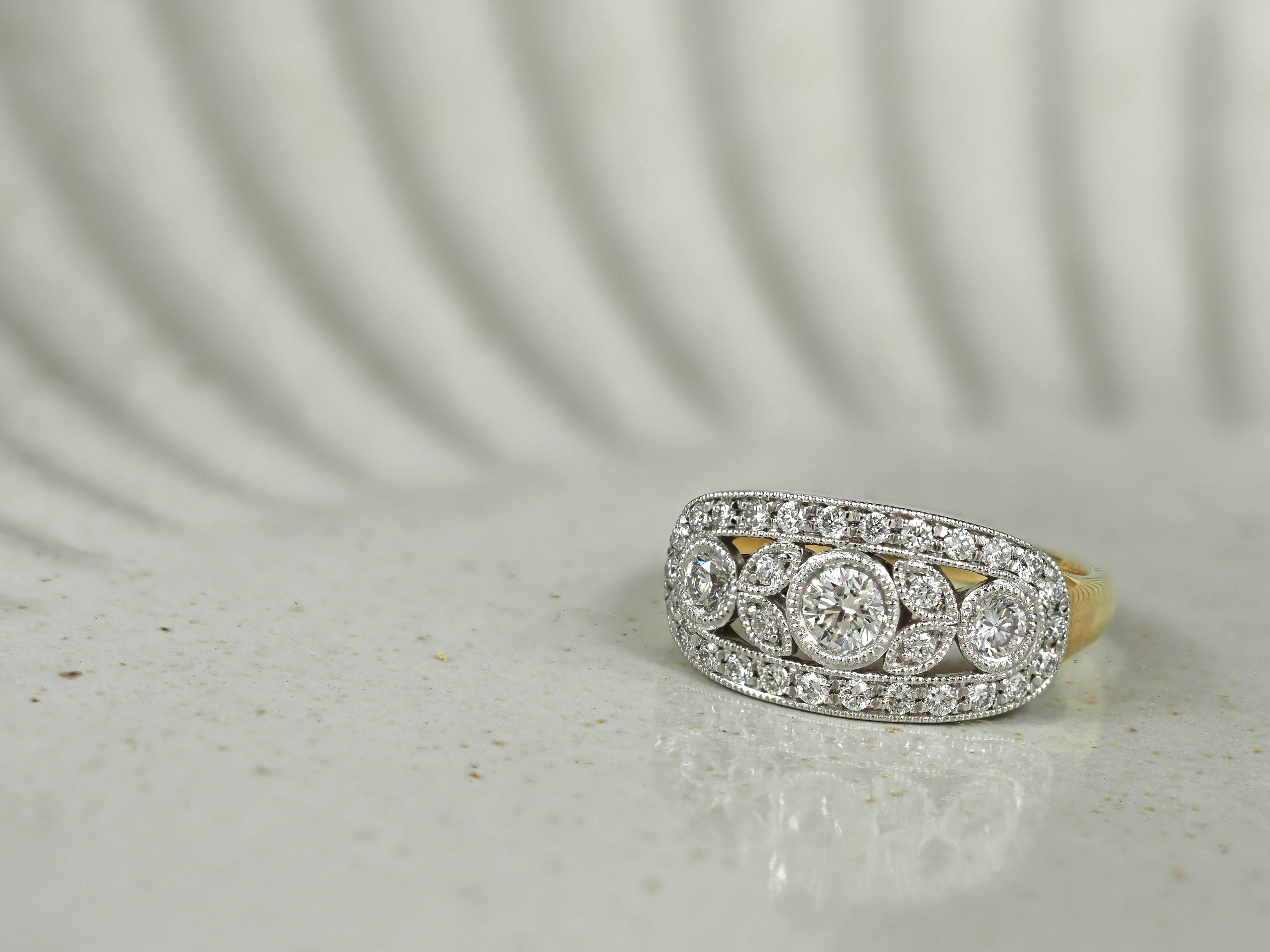 18ct Yellow and White Gold Vintage art deco Diamond Ring, 1.01 carats.