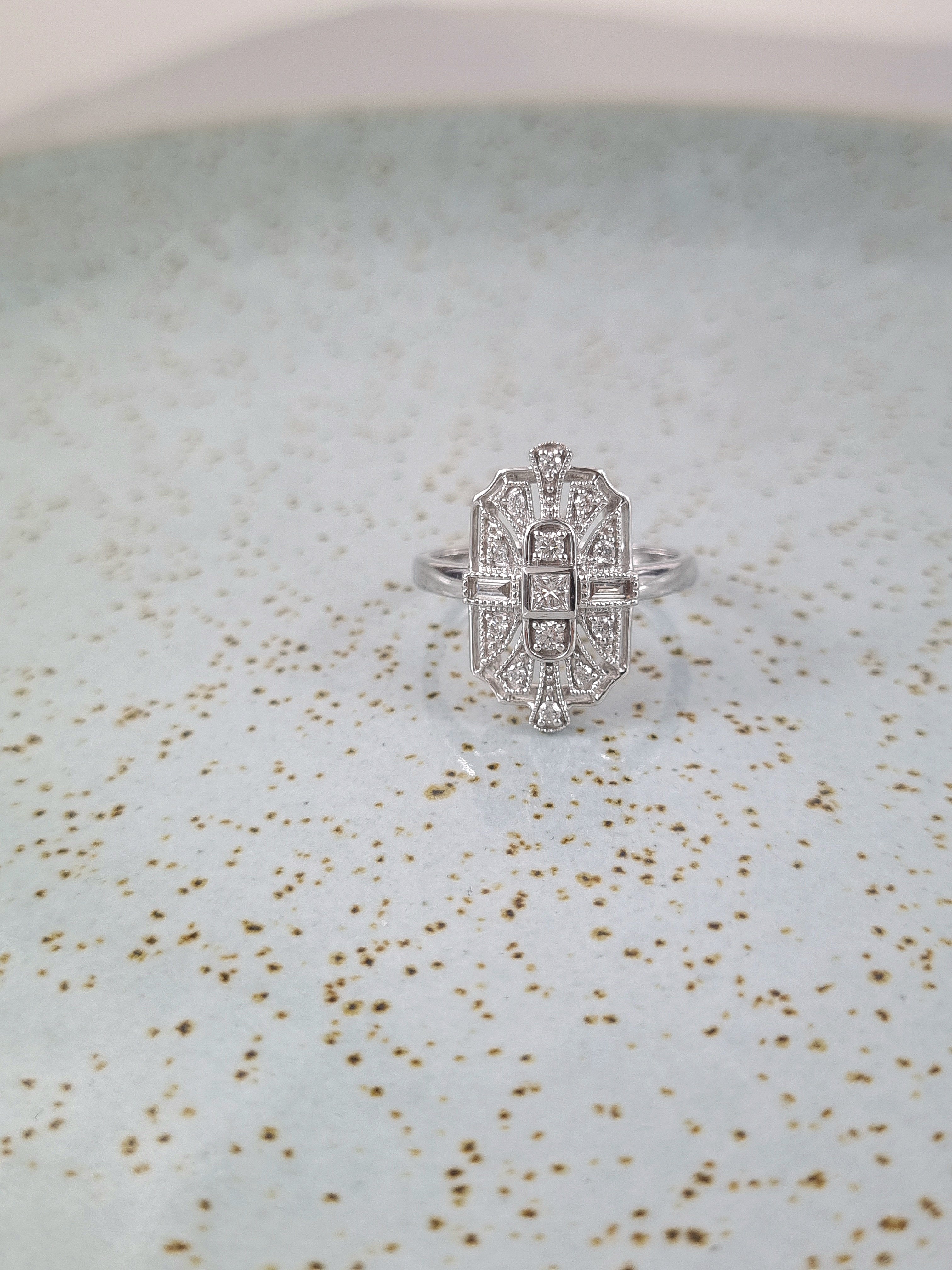 18ct White Gold Art deco Diamond dress ring