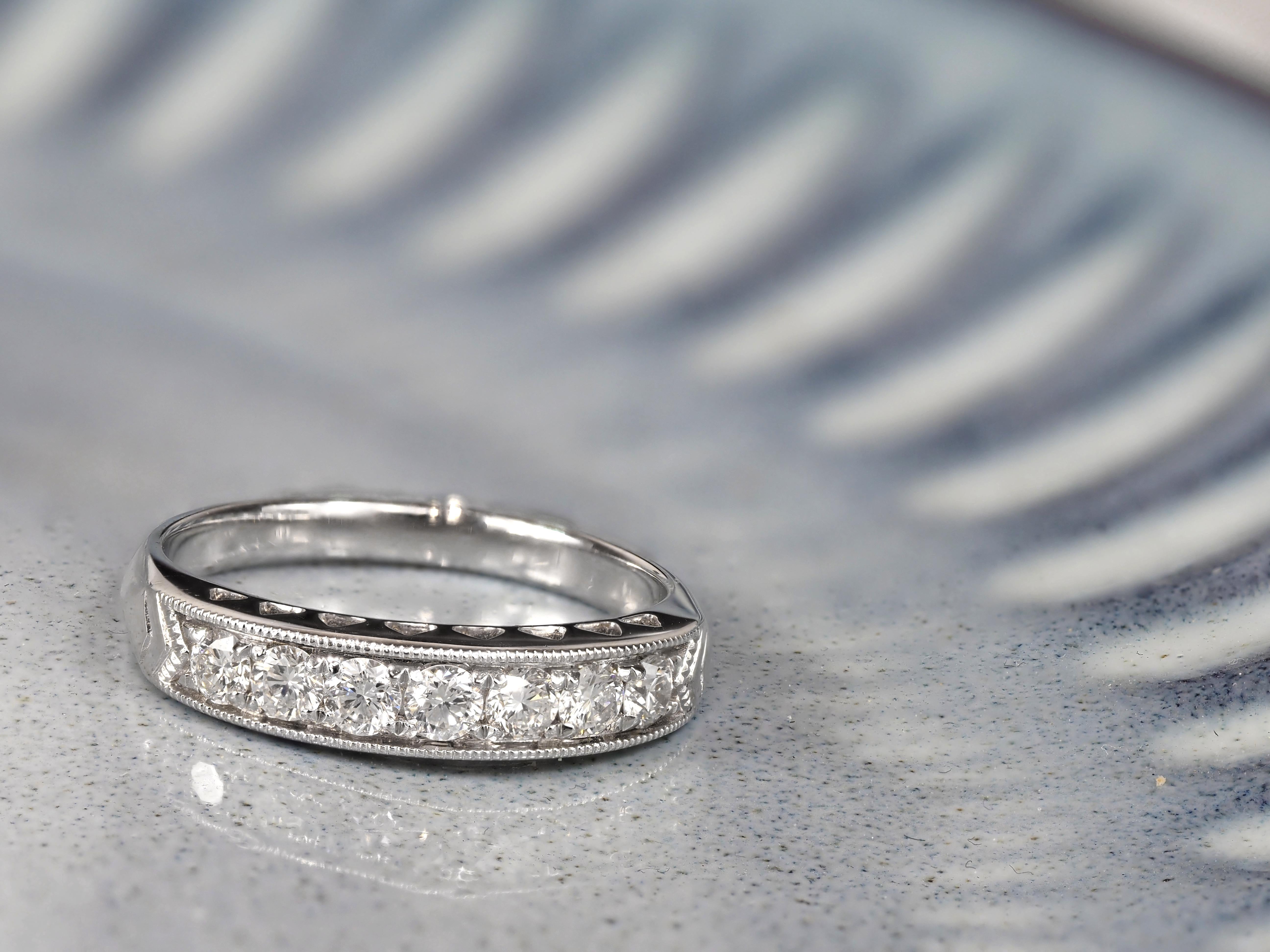 18ct White Gold Diamond Dress ring, 0.50ct total