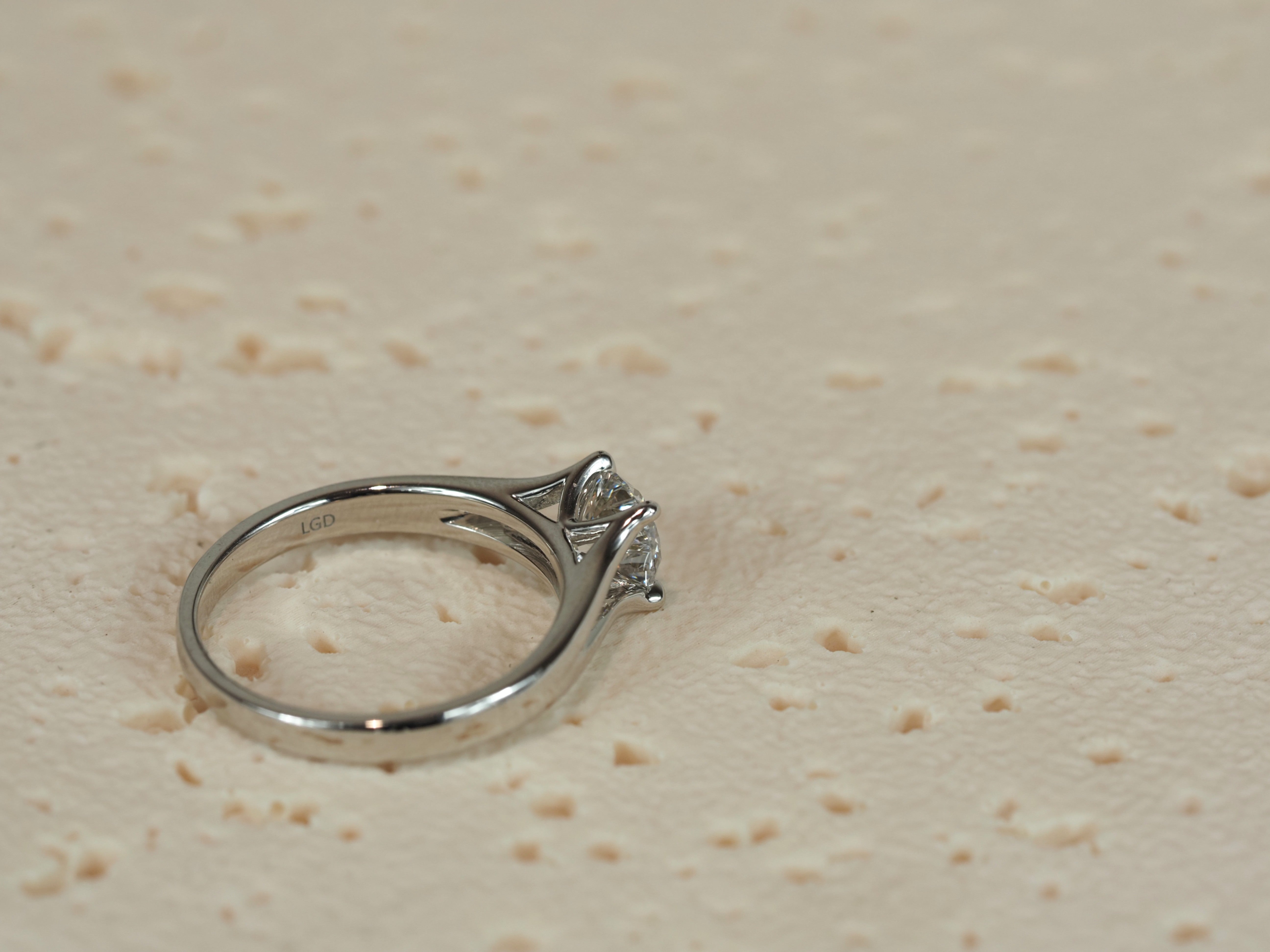 14ct White Gold Lab-Grown Round Brilliant Cut Diamond Ring, 1ct Centre
