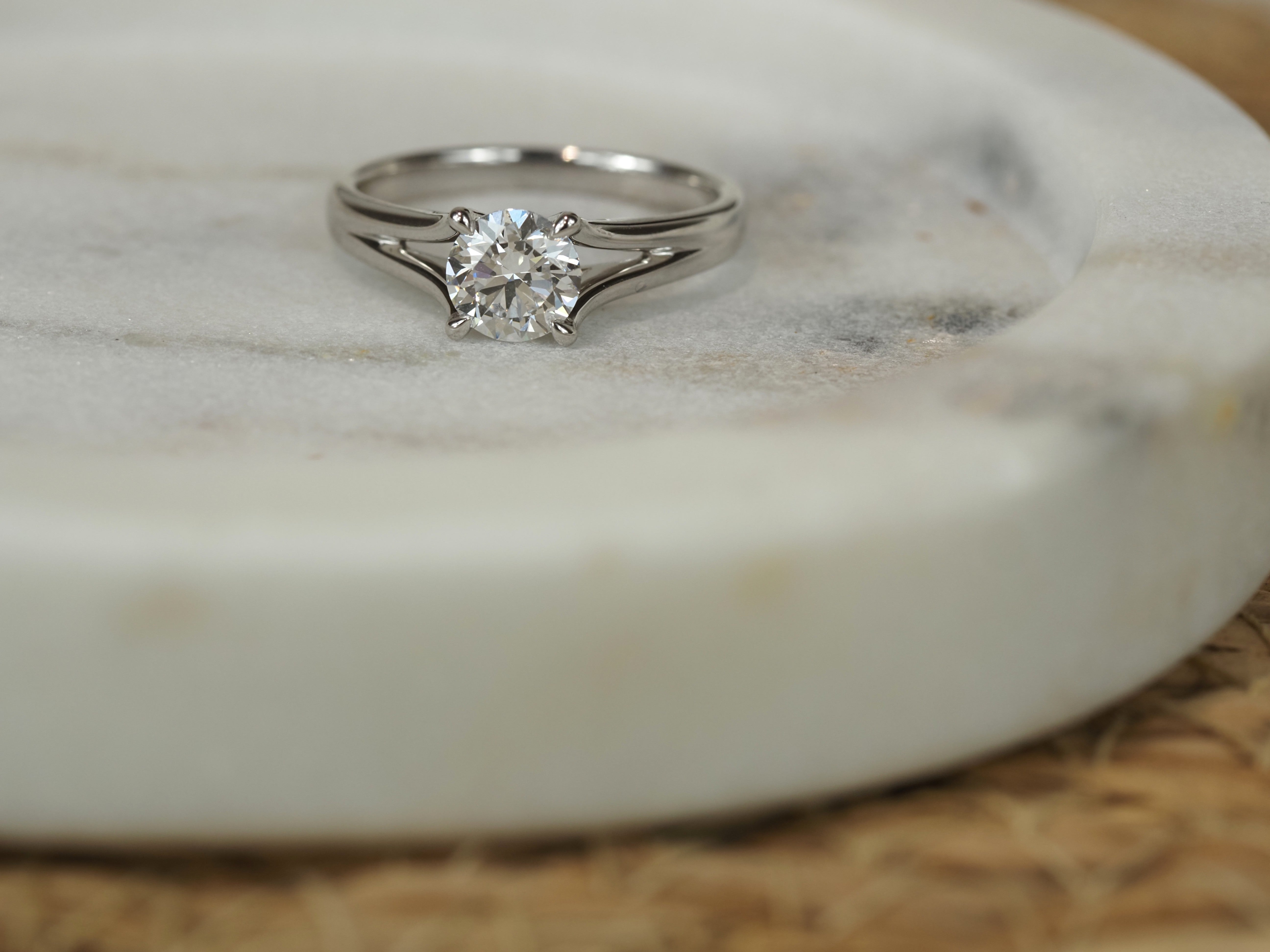14ct White Gold Lab-Grown Round Brilliant Cut Diamond Ring, 1ct Centre