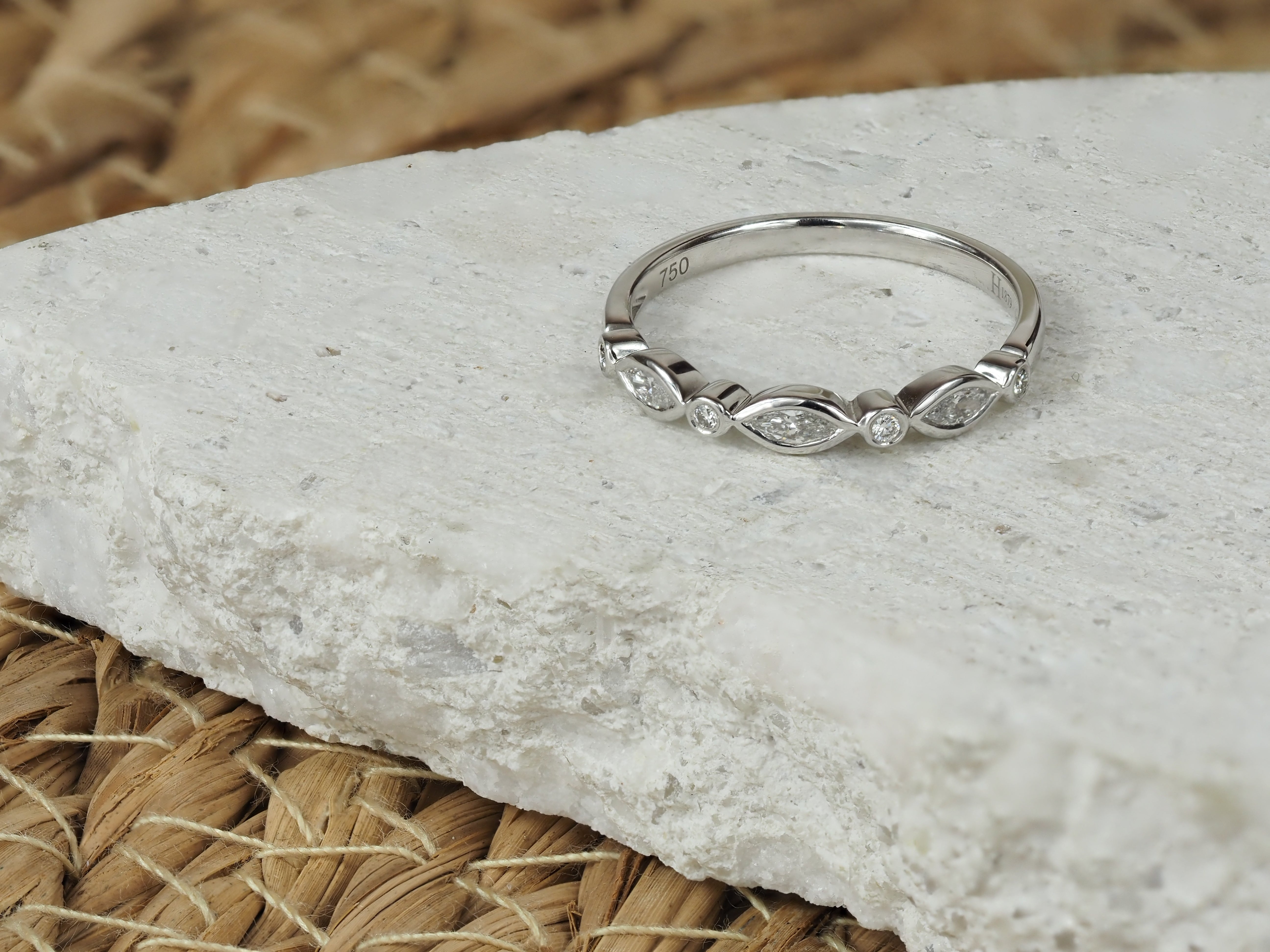 18ct White Gold Round and Marquis Diamond Ring, 0.20ct total