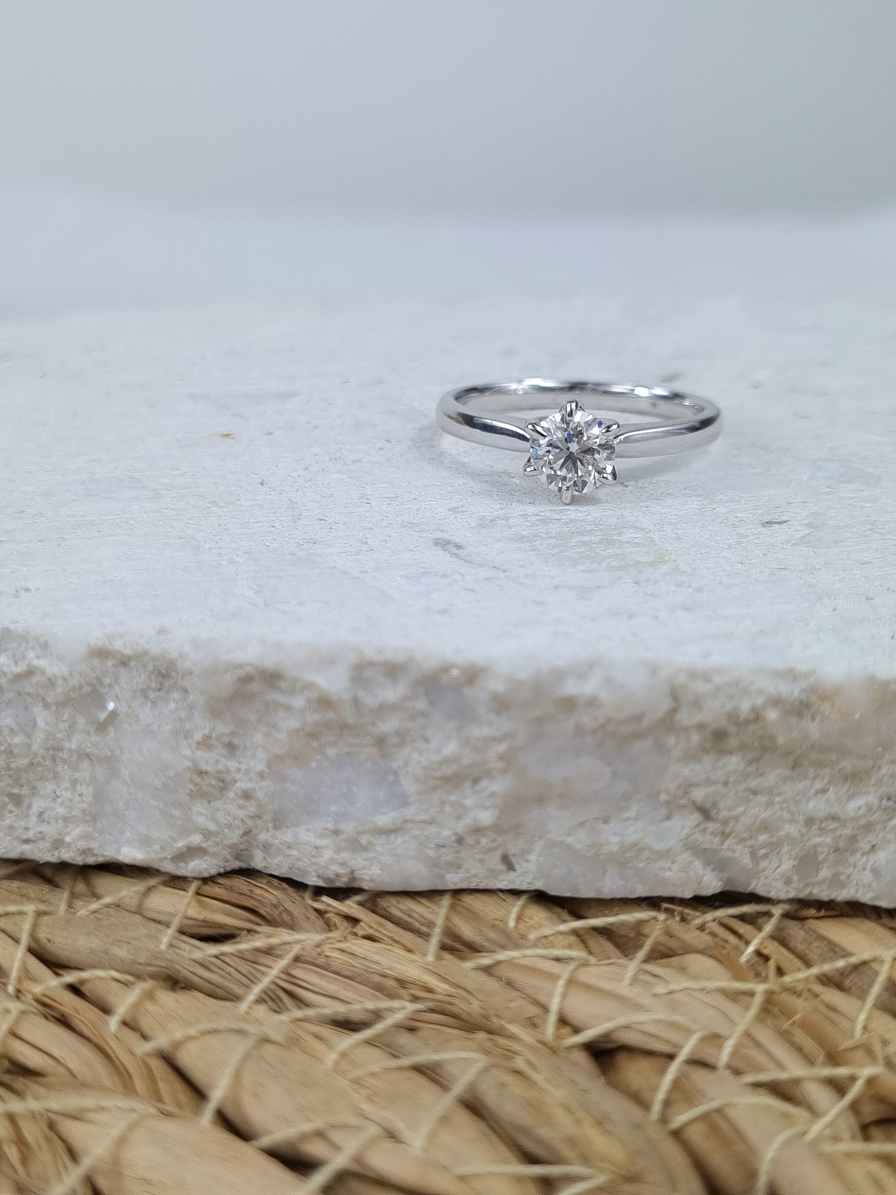 18ct White Gold Round Brillant cut Natural Diamond Solitaire Engagement ring, 0.70 carat centre