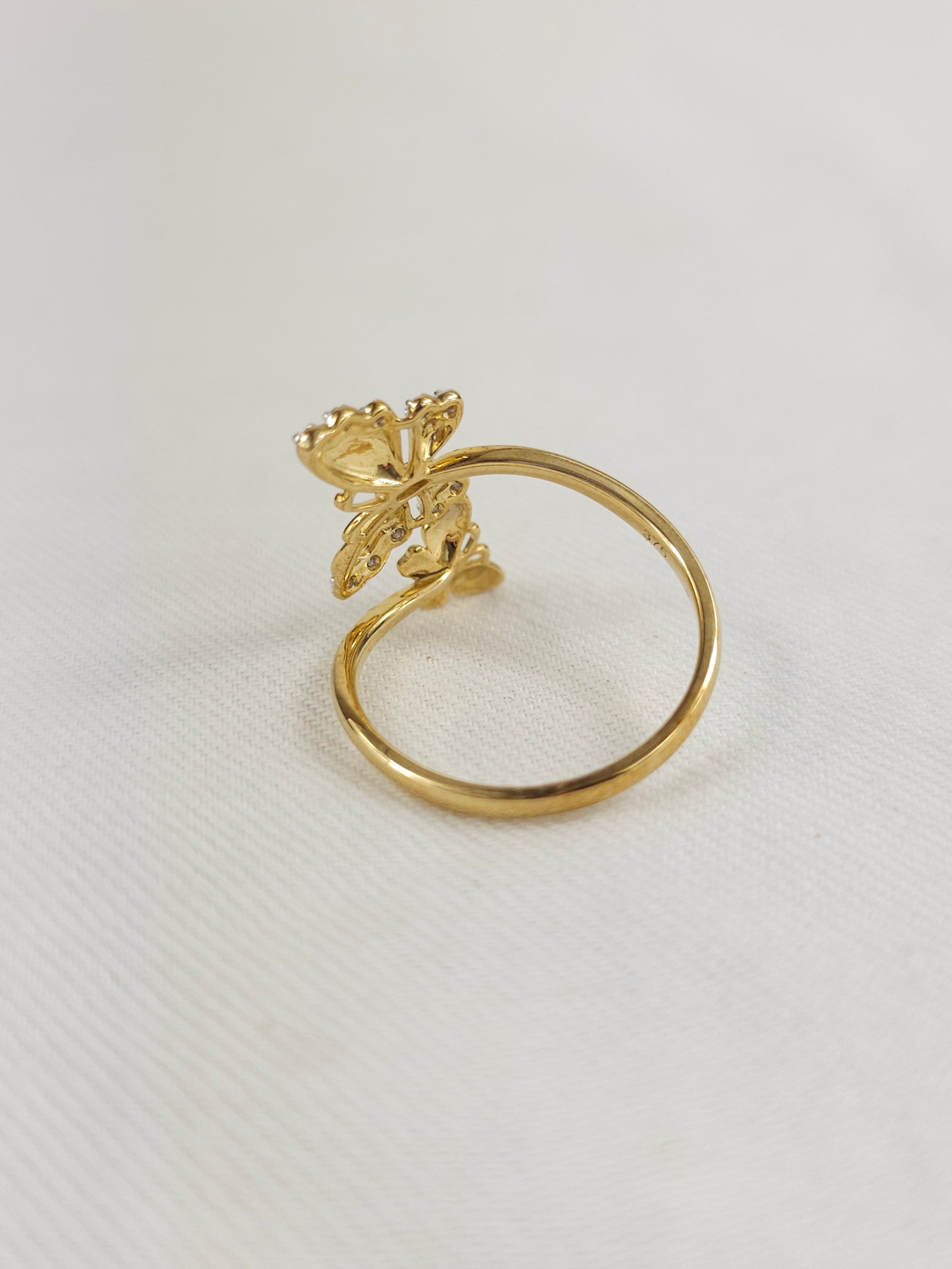 9ct Yellow Gold Double Butterfly shape and Diamond ring