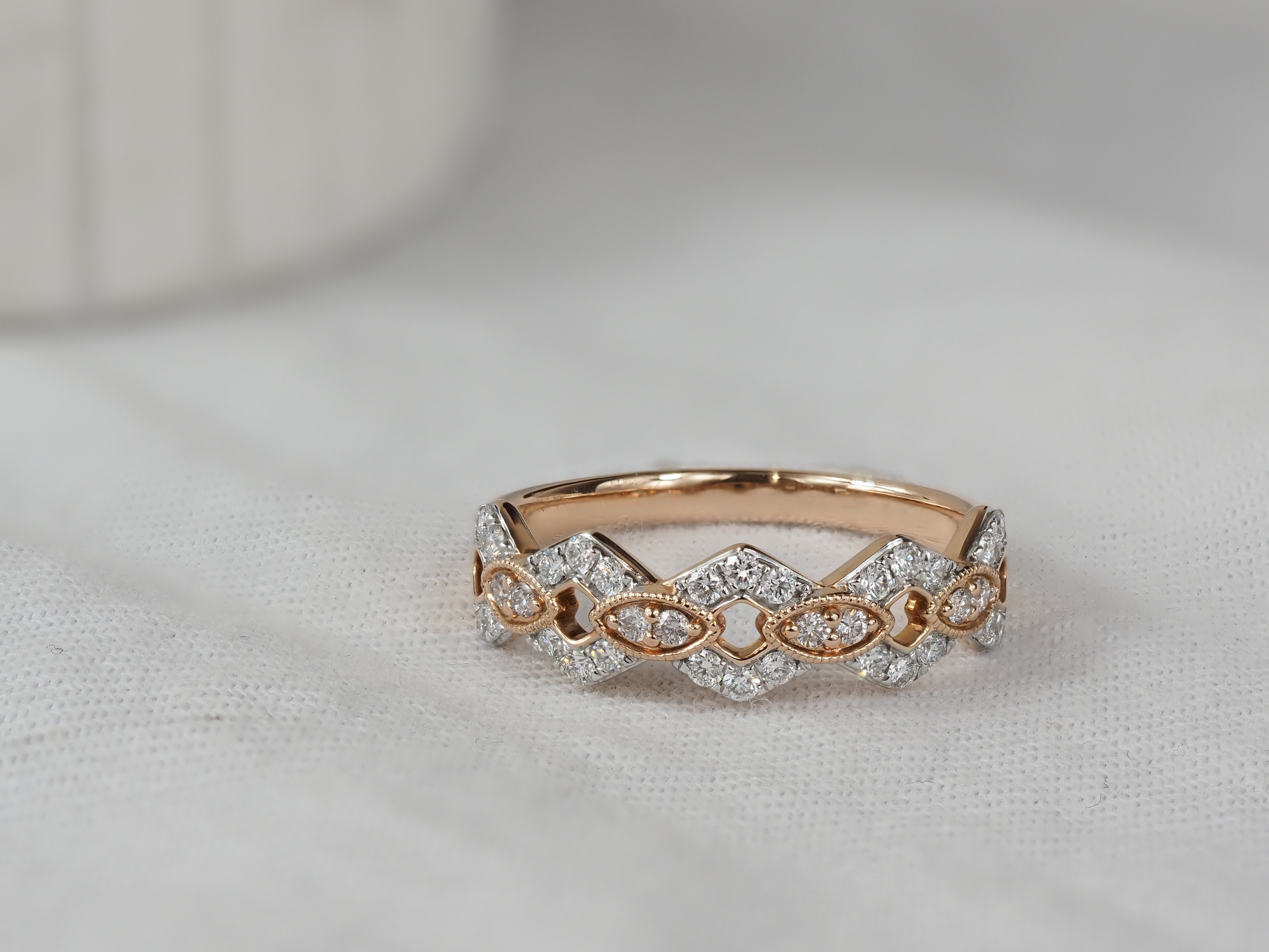18ct Rose and White Gold Pink Diamond and Diamond ring, 0.40ct total