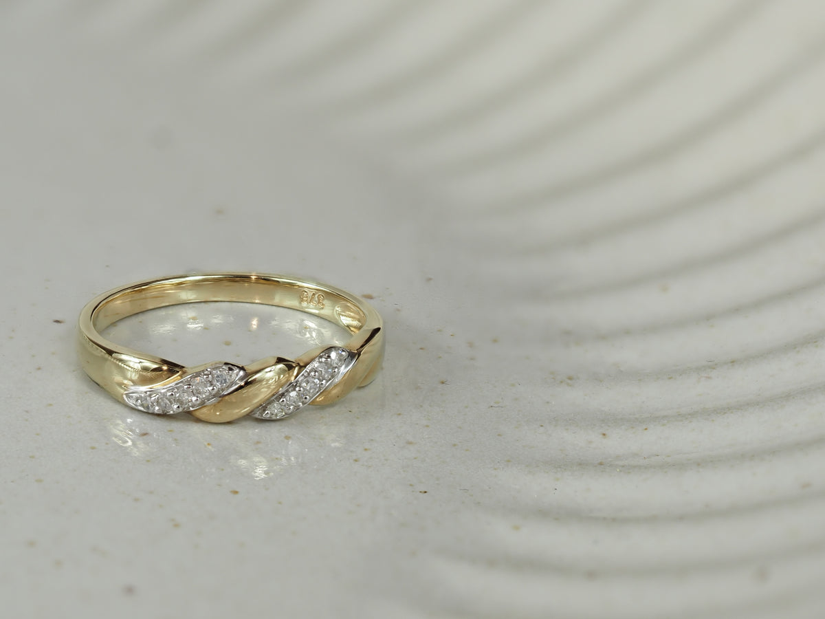 9ct Yellow Gold Diamond Ring