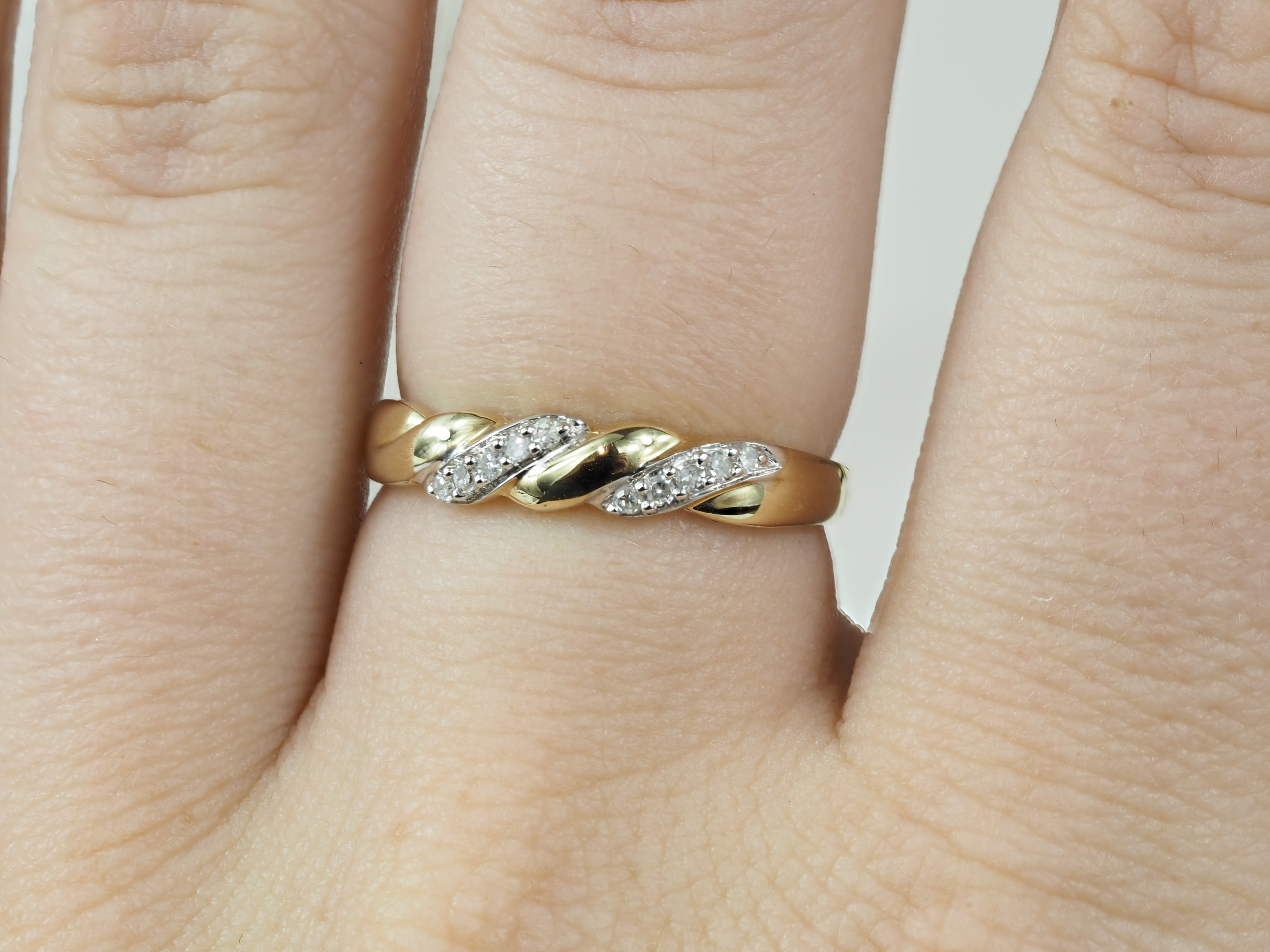 9ct Yellow Gold Diamond Ring